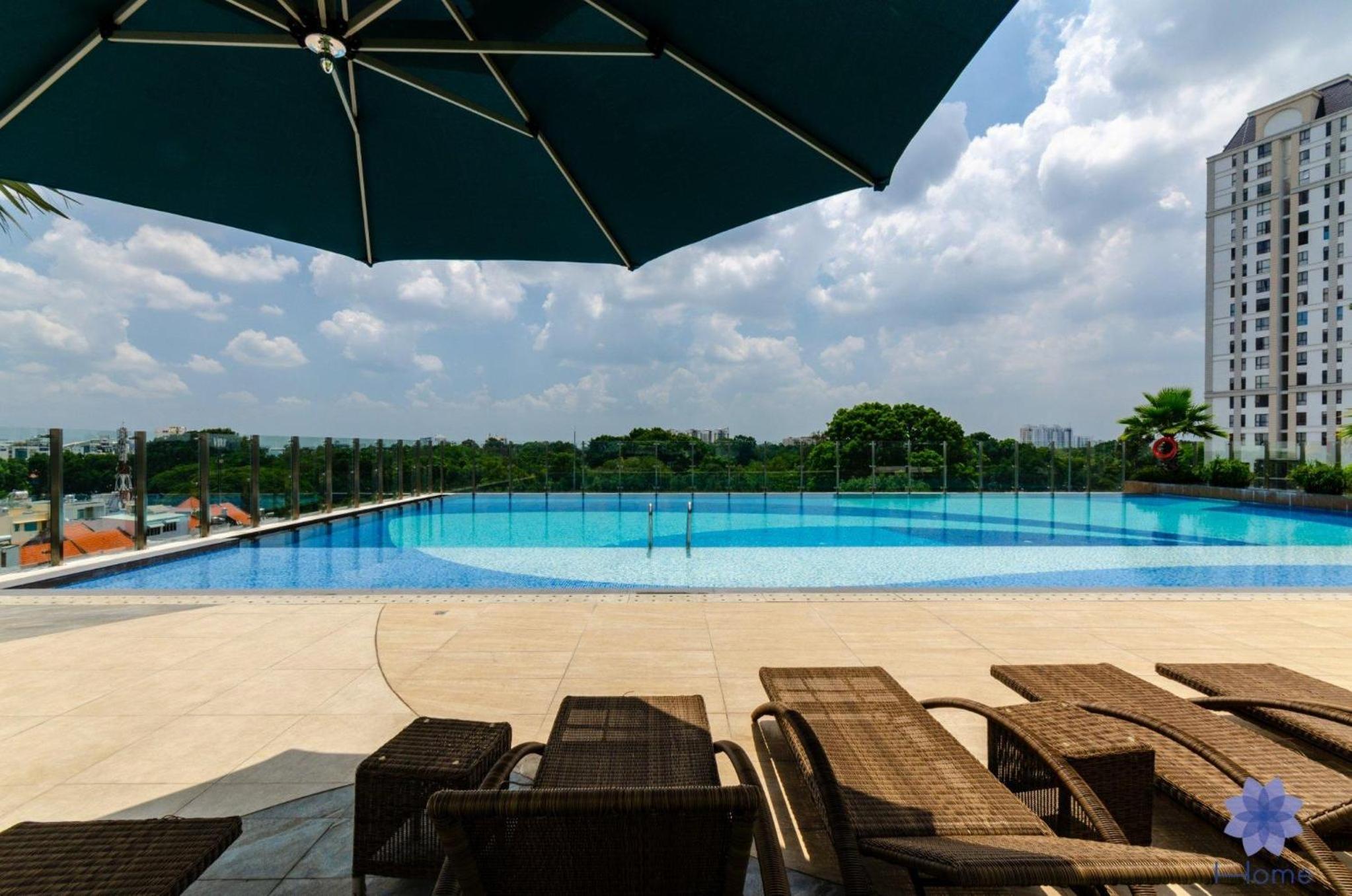 Home, Cosy&Luxury Apartment - 5mins to Airport, Free Pool&Gym, Airport Pick up Service