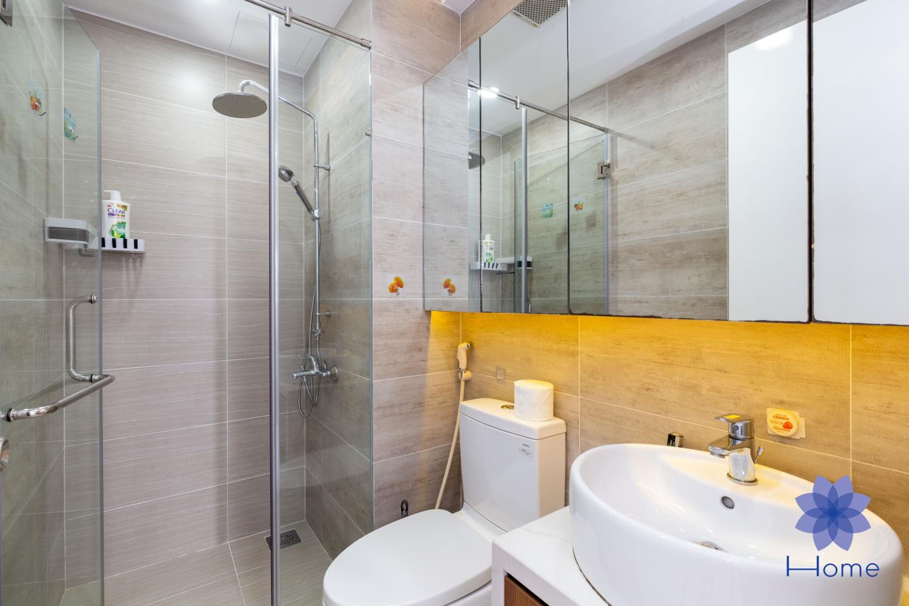 Home, Cosy&Luxury Apartment - 5mins to Airport, Free Pool&Gym, Airport Pick up Service