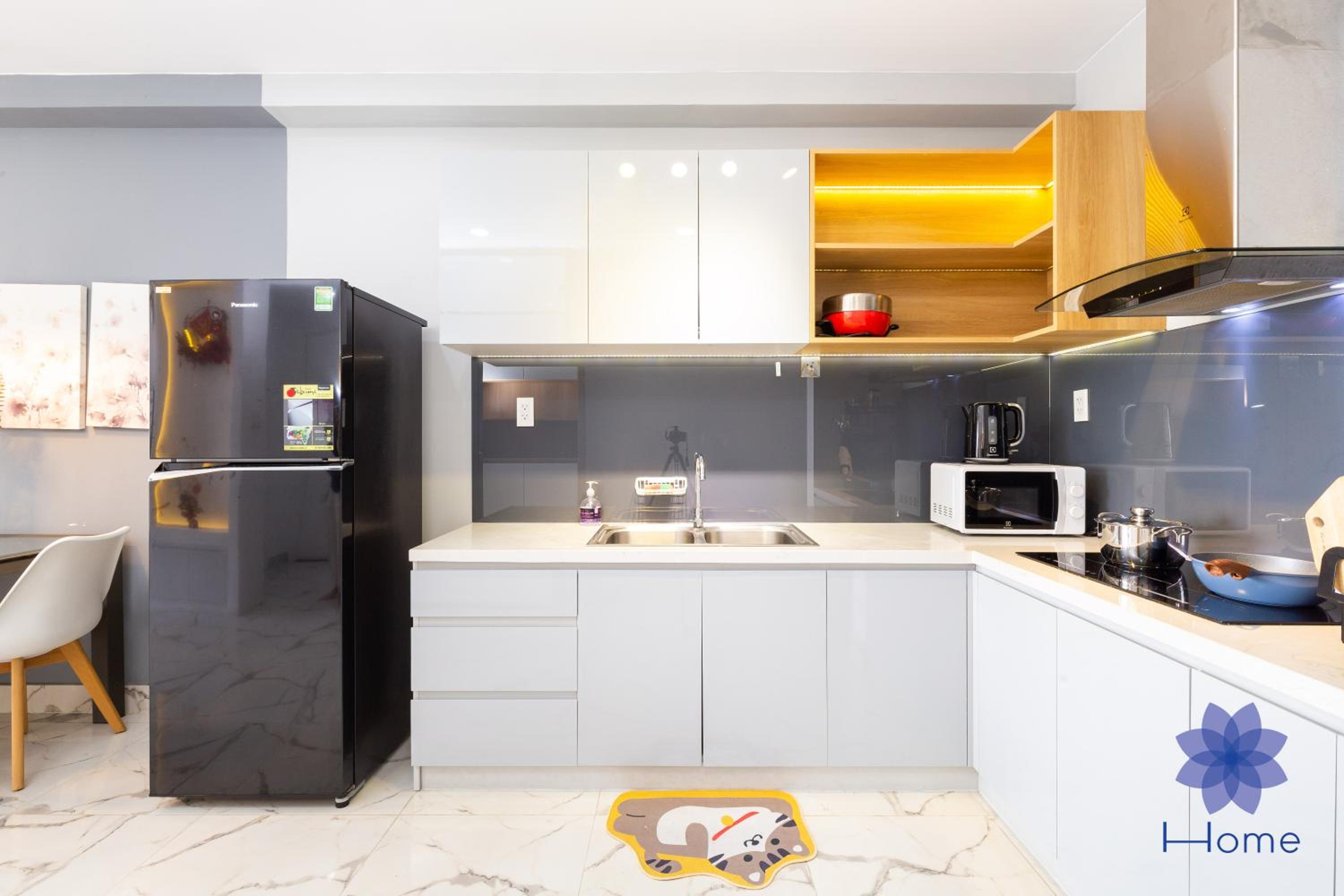 Home, Cosy&Luxury Apartment - 5mins to Airport, Free Pool&Gym, Airport Pick up Service