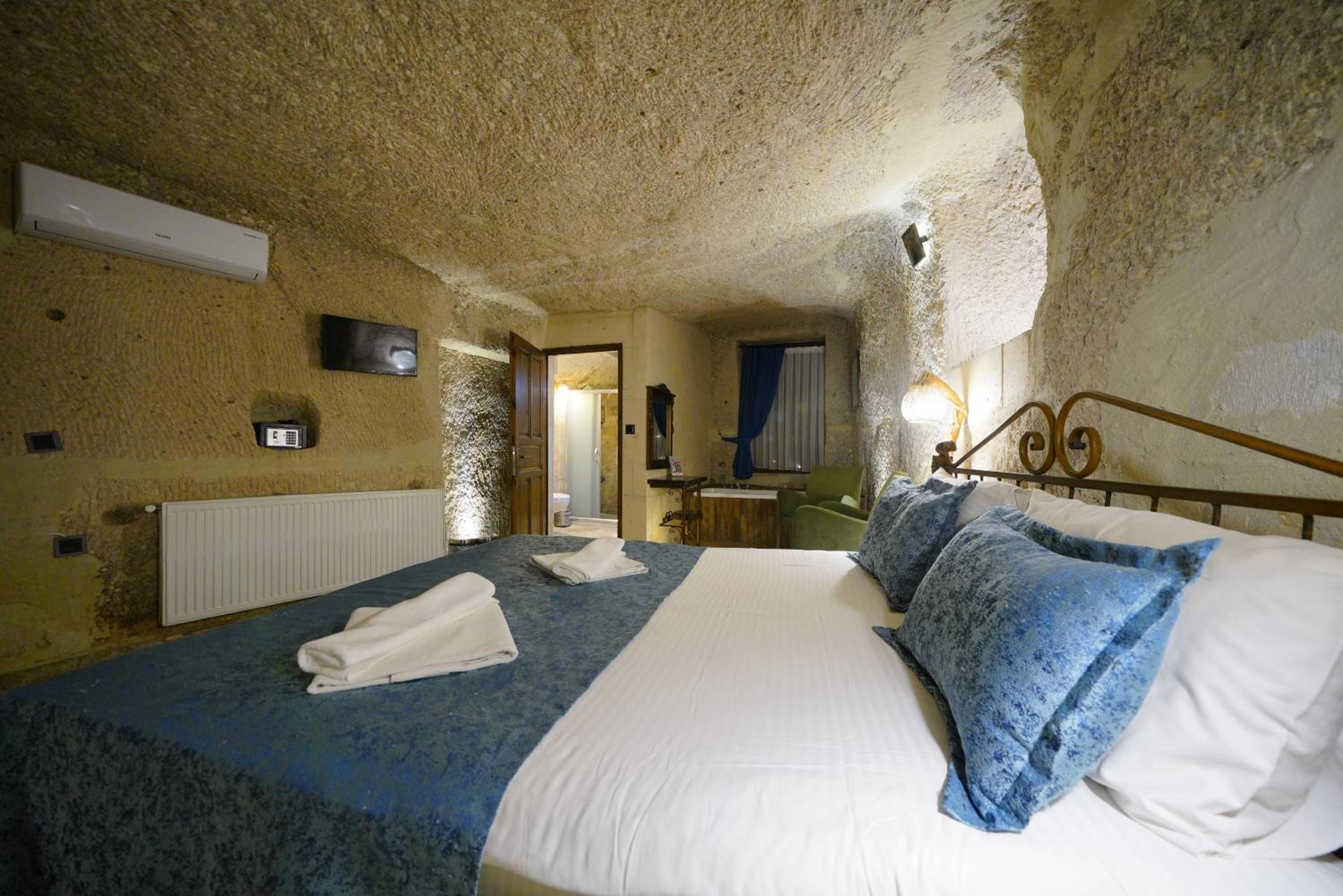 Emit Cave Hotel - Image 48