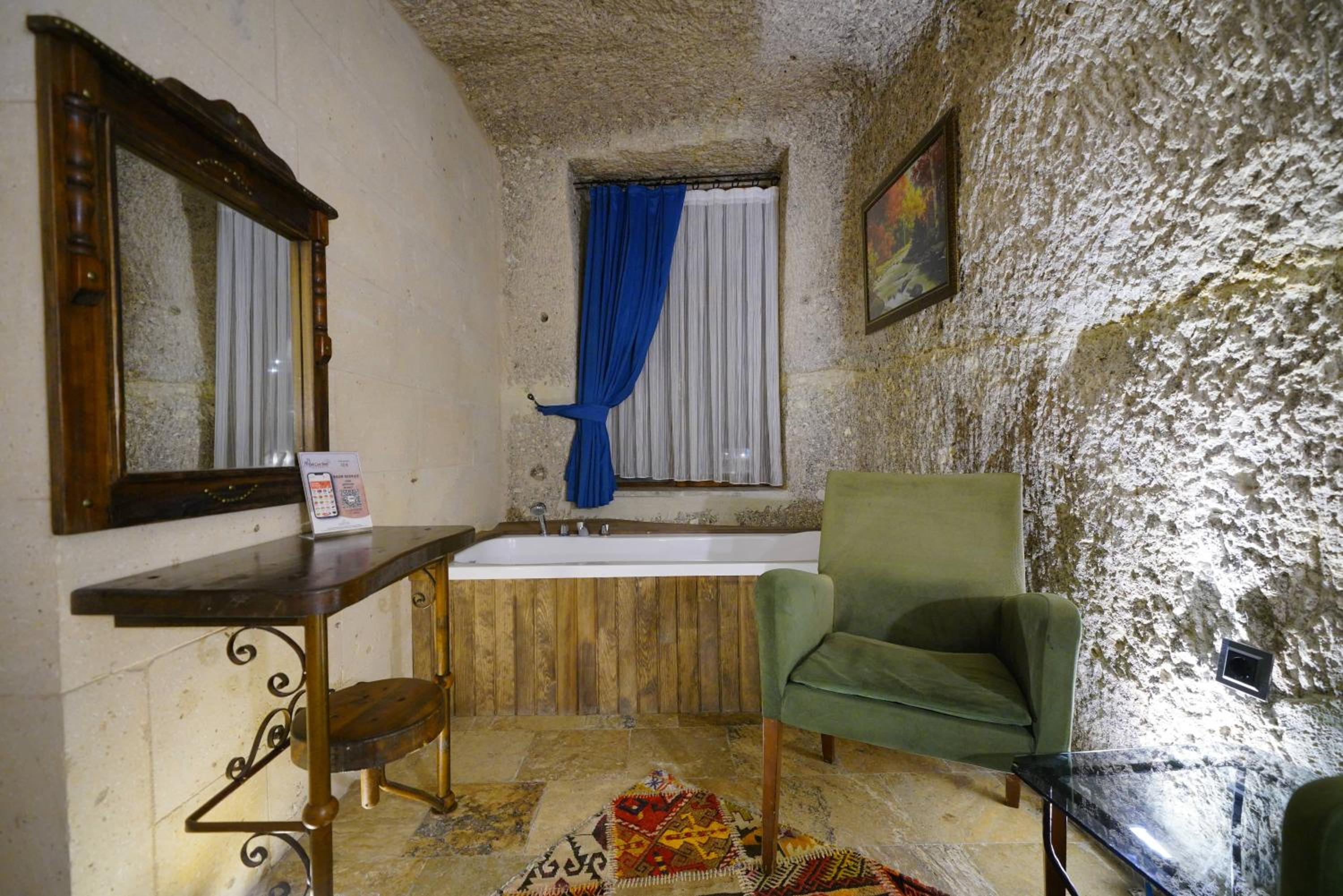 Emit Cave Hotel - Image 49