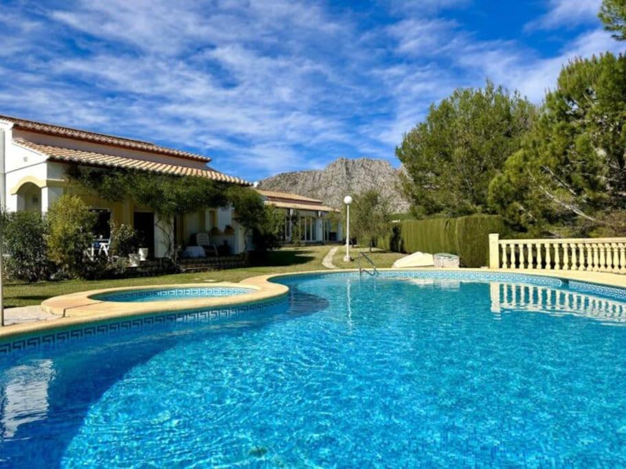 Tranquil two bedroom house in Beniarbeig