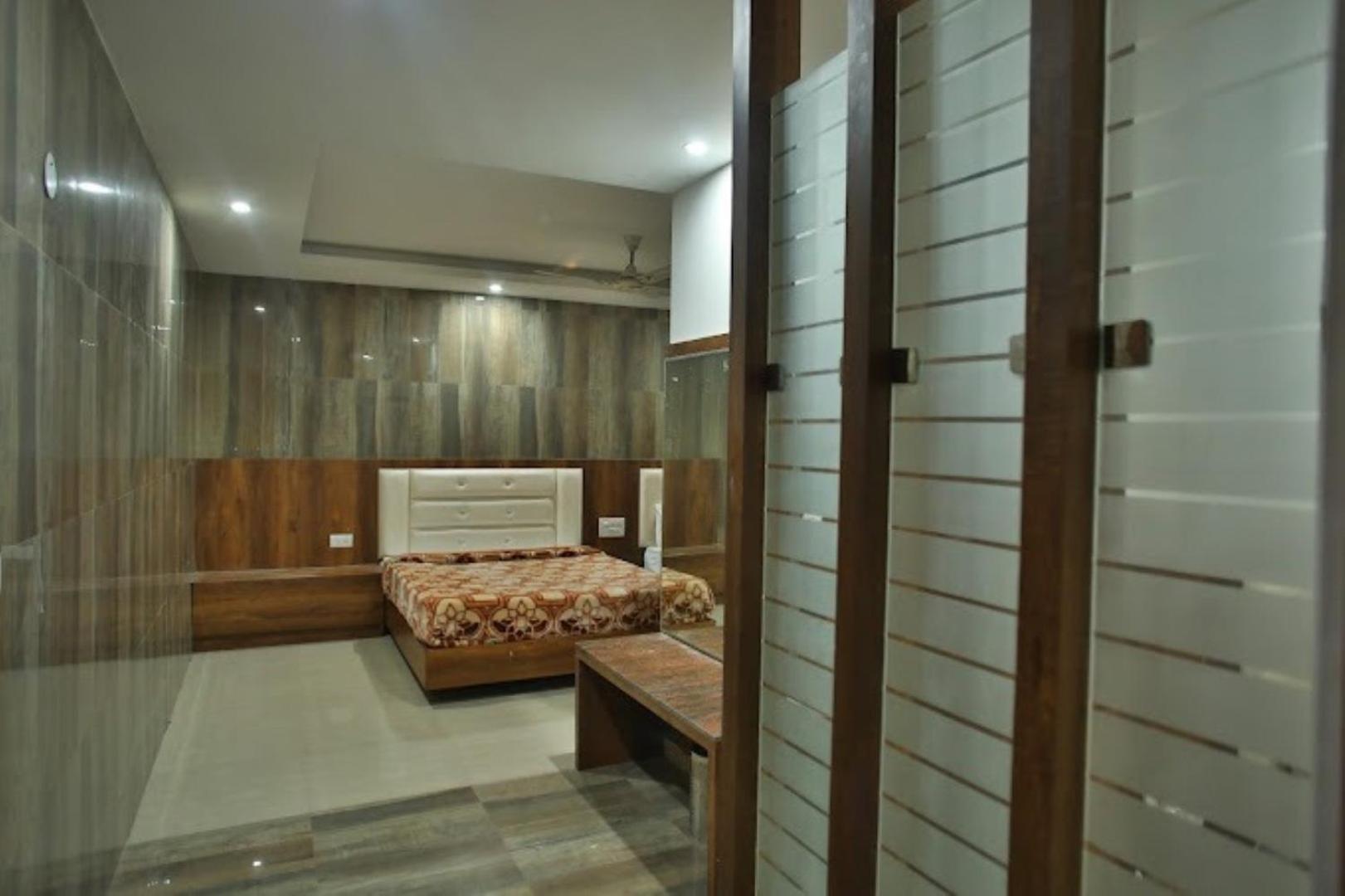 Photo 12