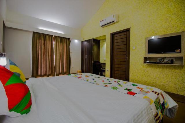 Aveeno Resort near Calangute and Baga view 4