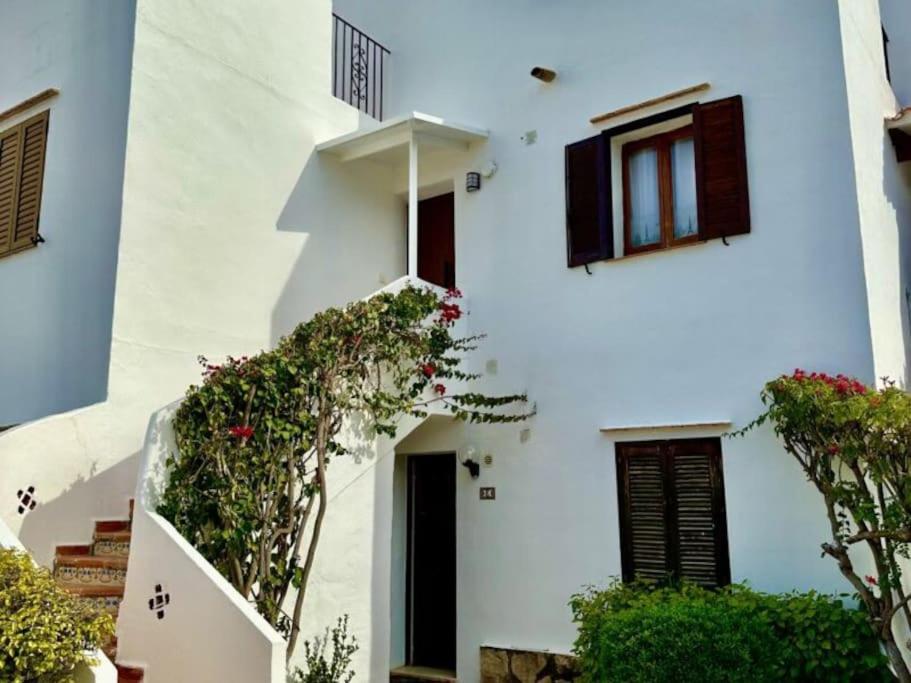 One bedroom Denia apartment with communal pool