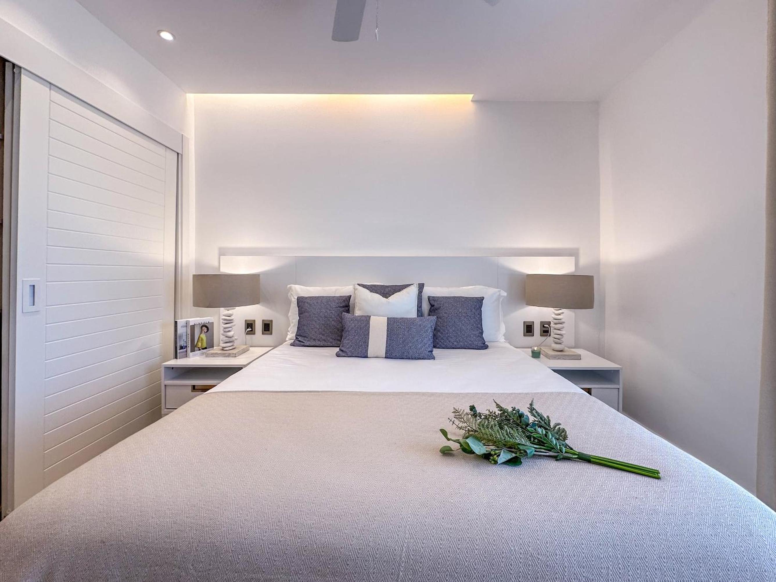 Fantastic new Penthouse w Rooftop Picuzzi
