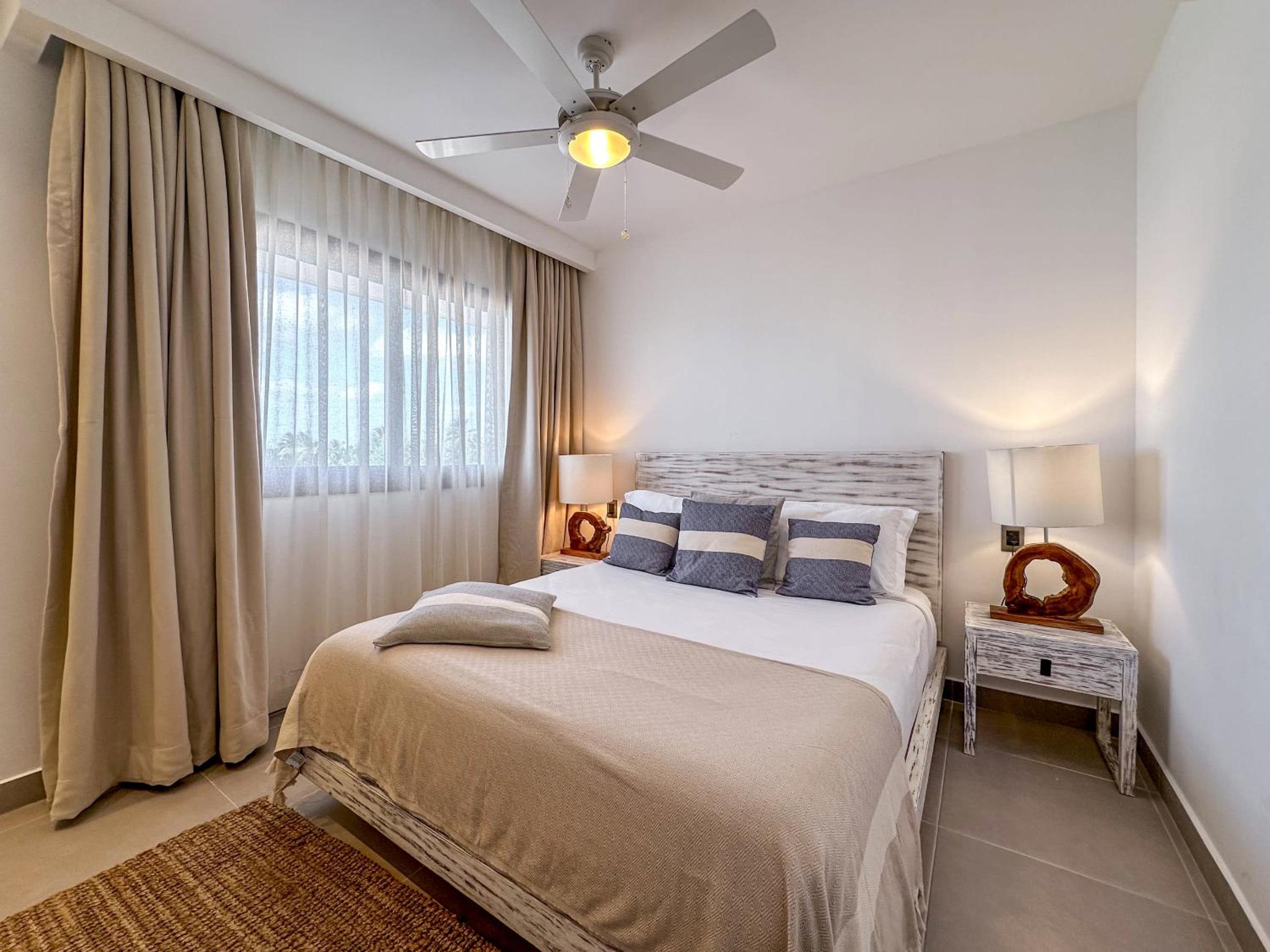 Fantastic new Penthouse w Rooftop Picuzzi
