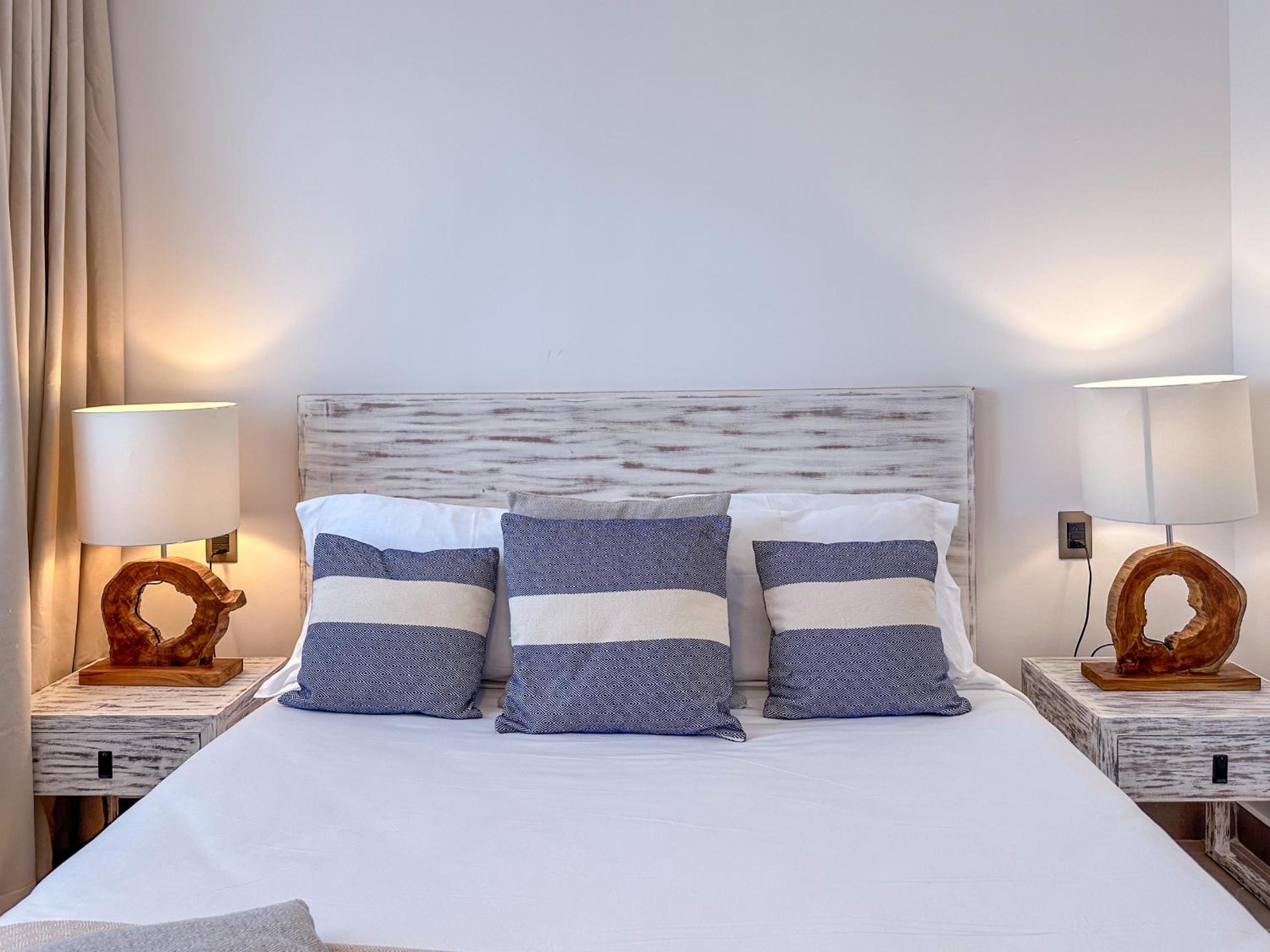 Fantastic new Penthouse w Rooftop Picuzzi