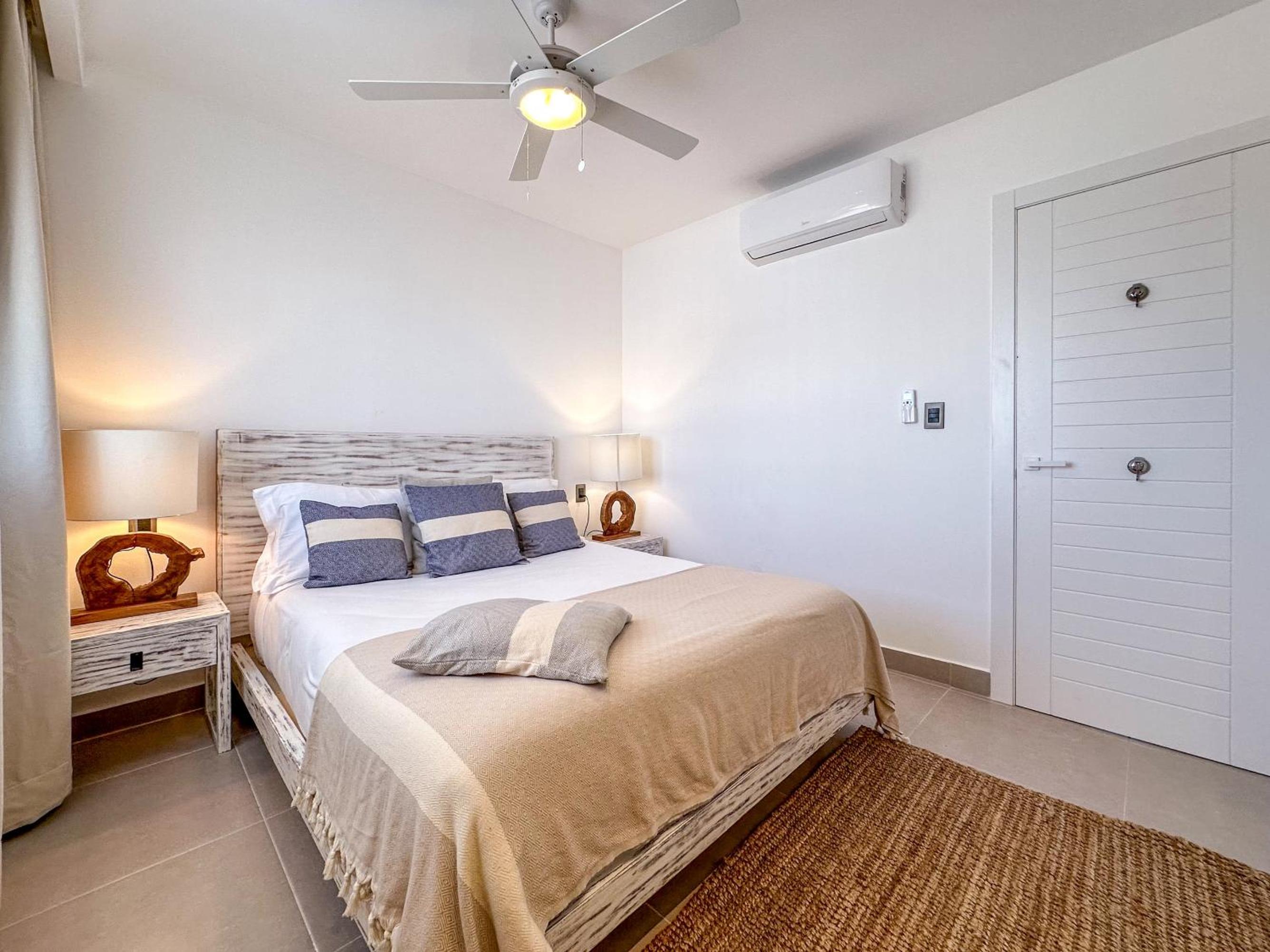 Fantastic new Penthouse w Rooftop Picuzzi