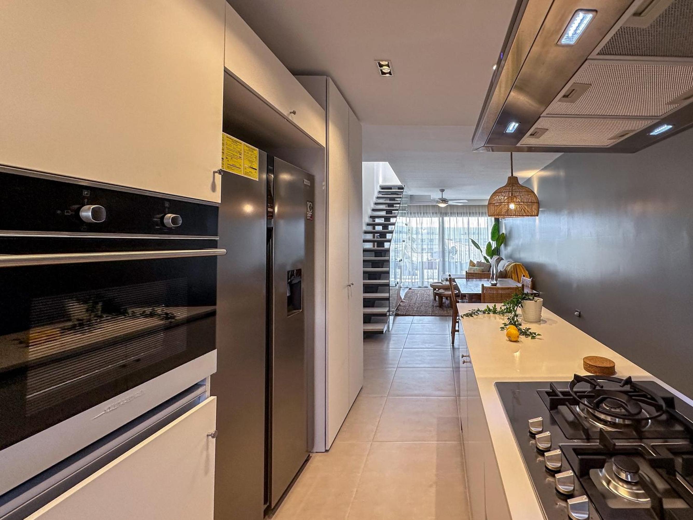 Fantastic new Penthouse w Rooftop Picuzzi