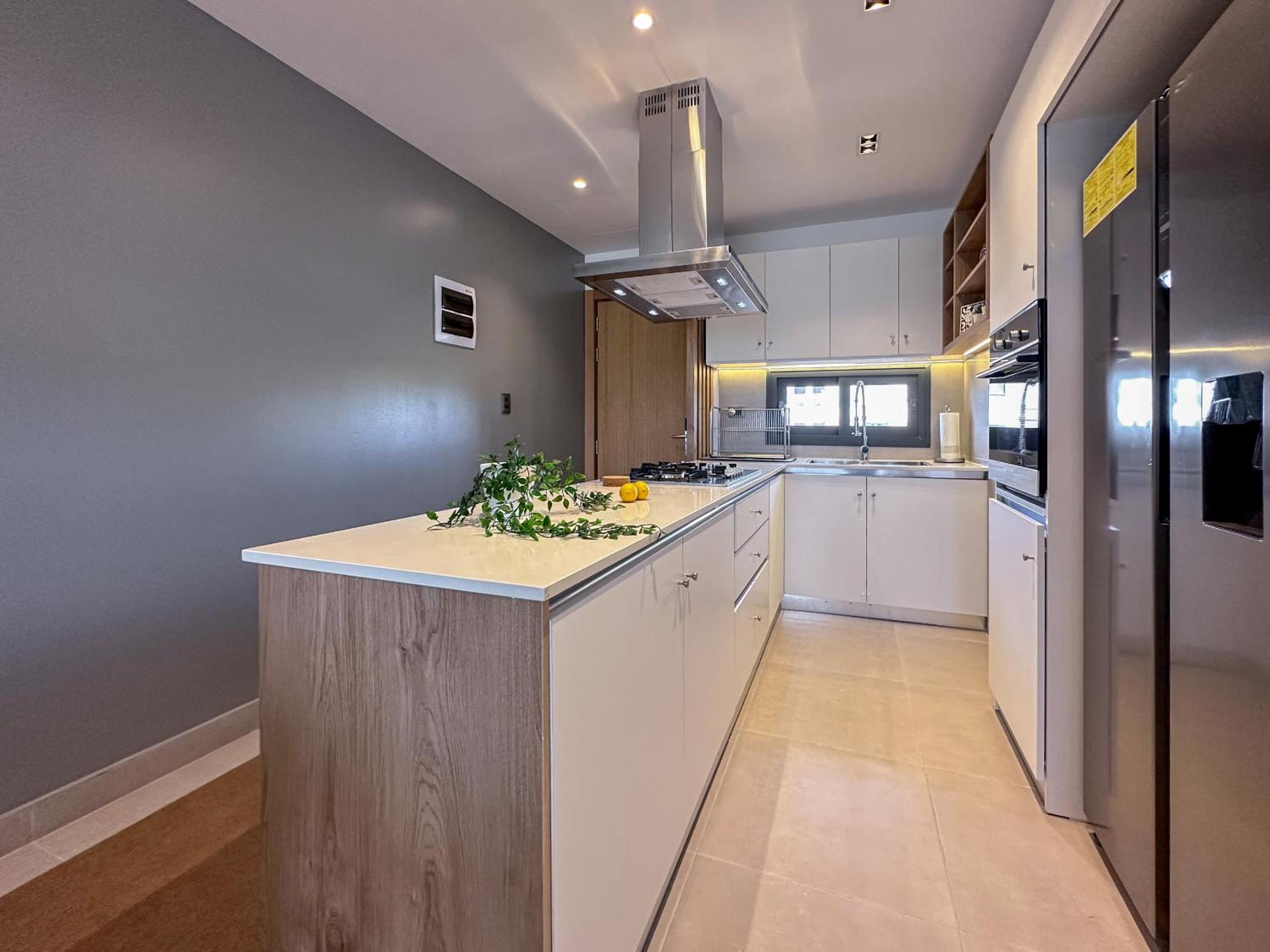 Fantastic new Penthouse w Rooftop Picuzzi