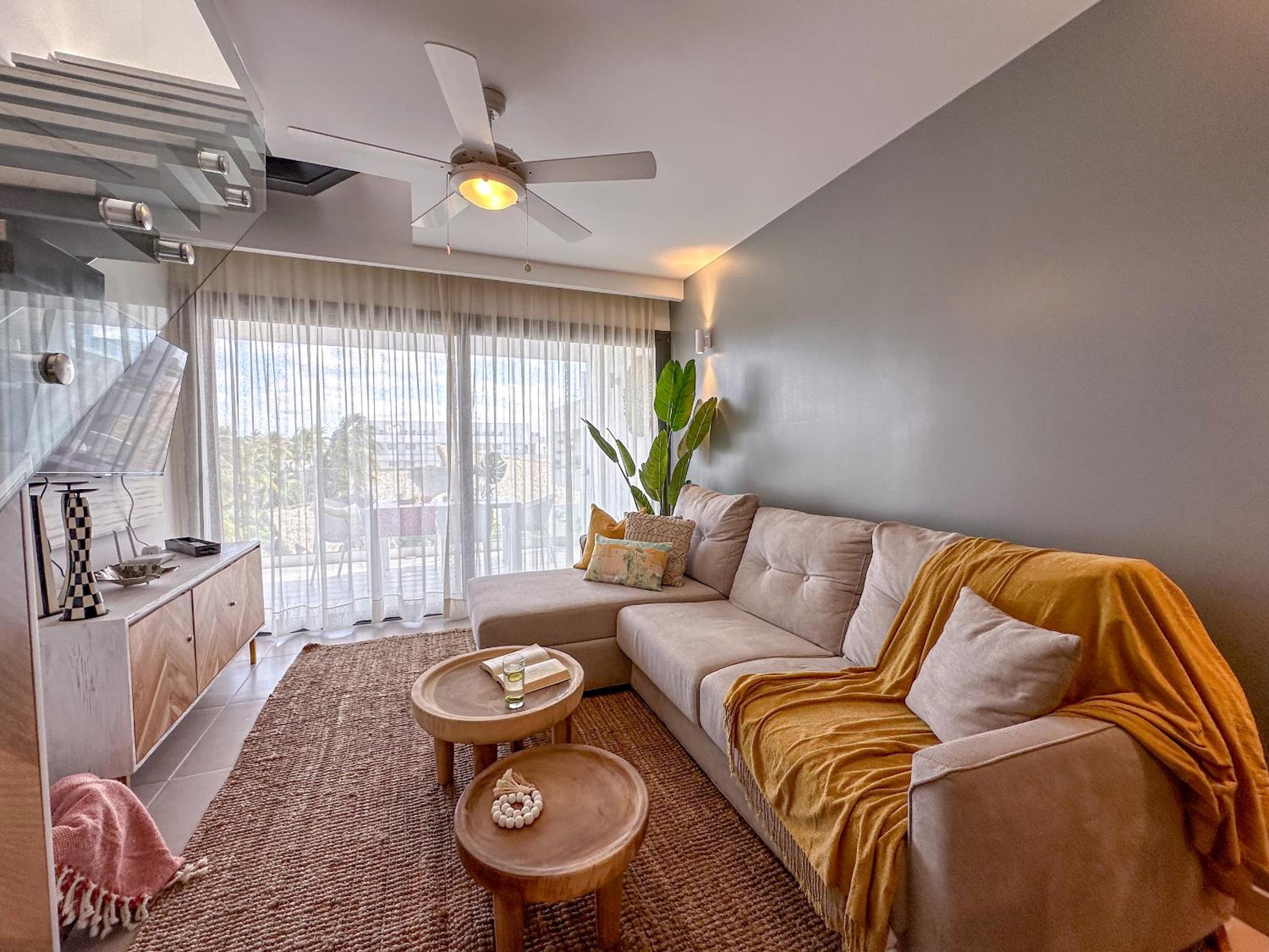 Fantastic new Penthouse w Rooftop Picuzzi