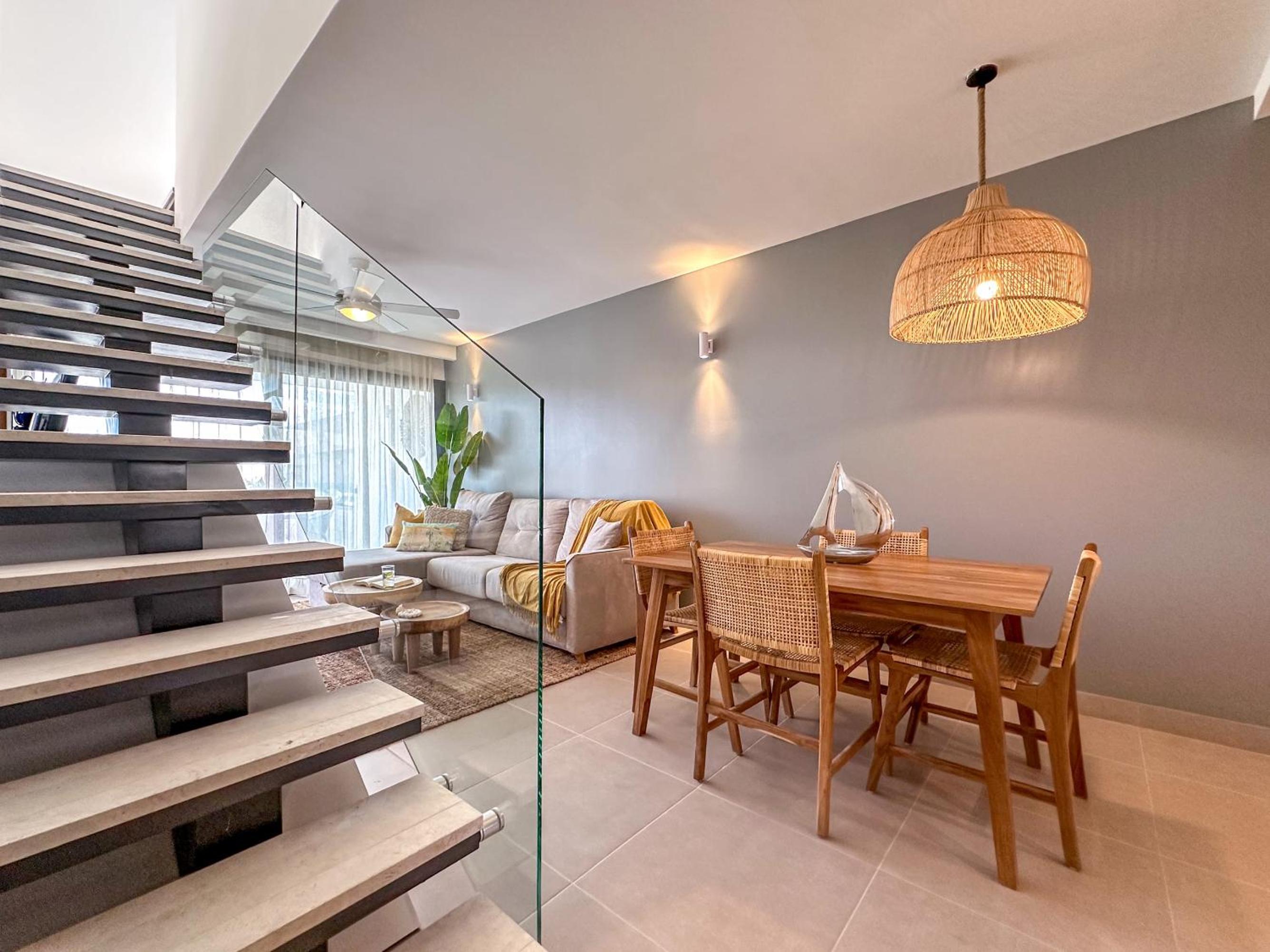 Fantastic new Penthouse w Rooftop Picuzzi