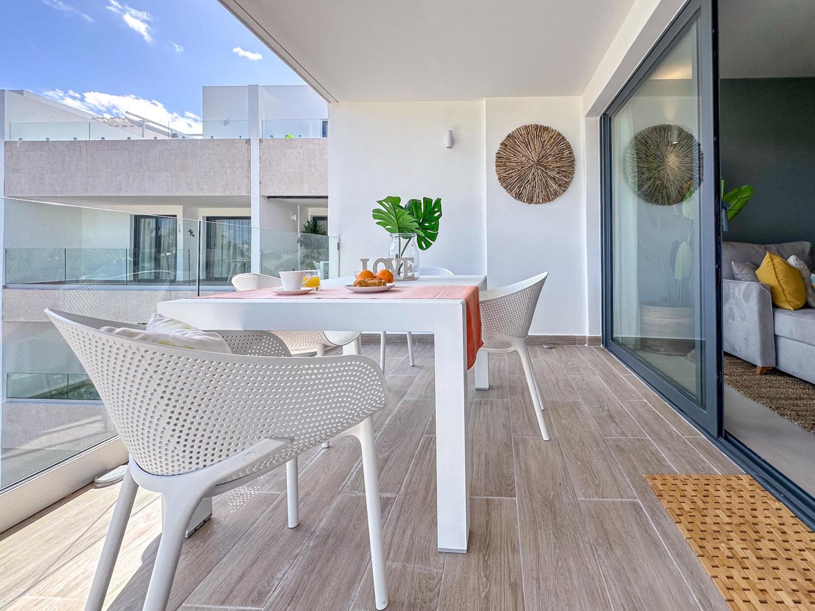 Fantastic new Penthouse w Rooftop Picuzzi