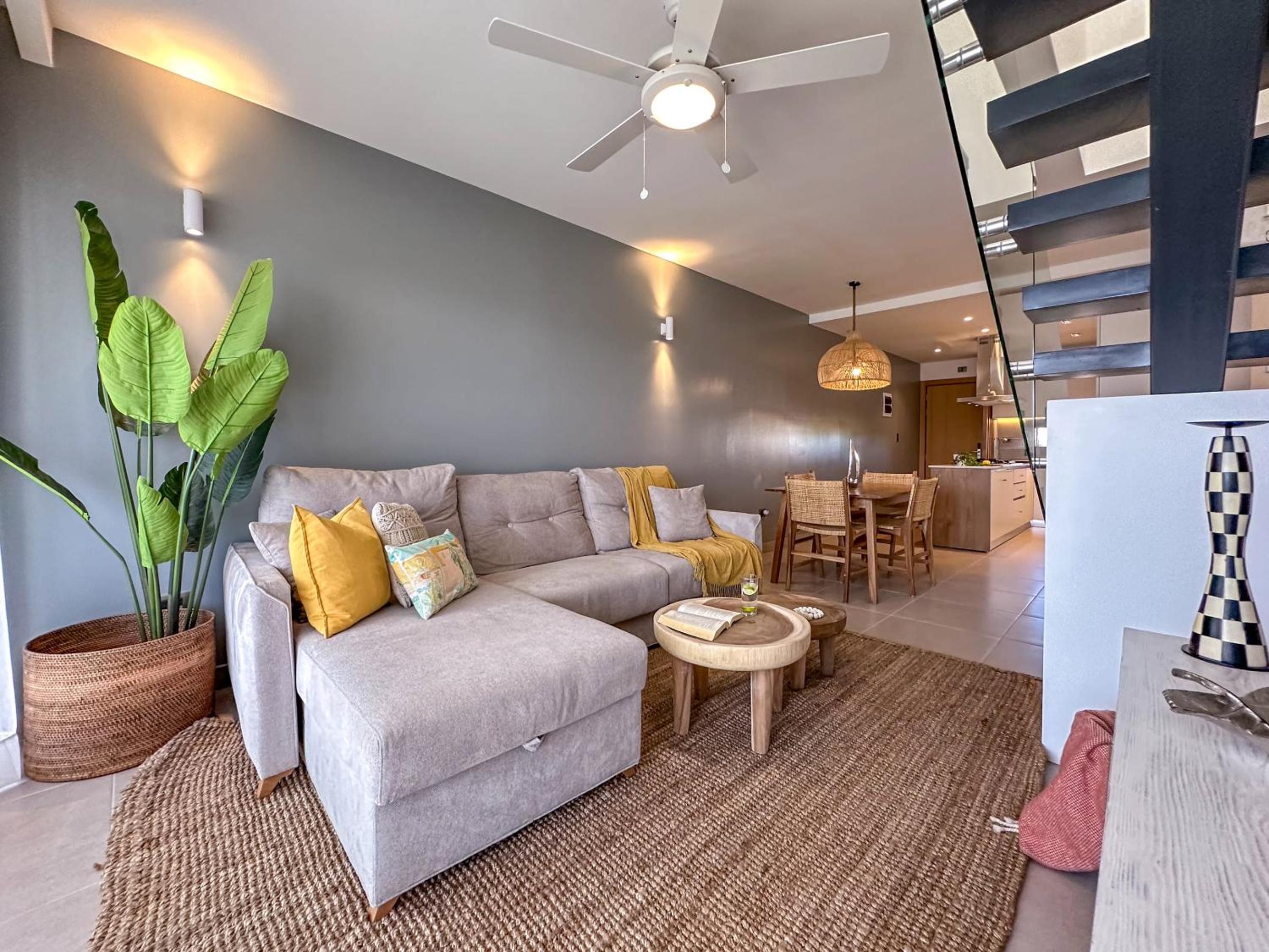 Fantastic new Penthouse w Rooftop Picuzzi