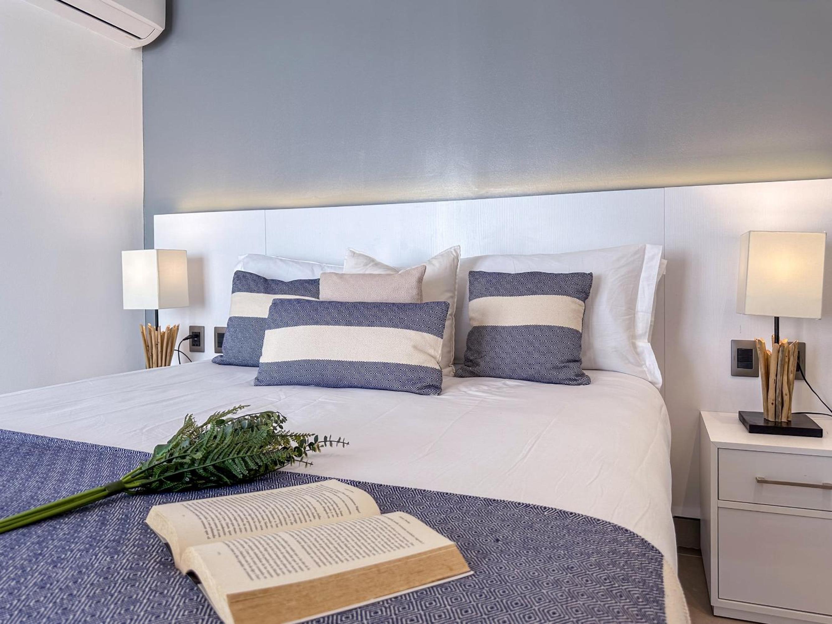 Fantastic new Penthouse w Rooftop Picuzzi