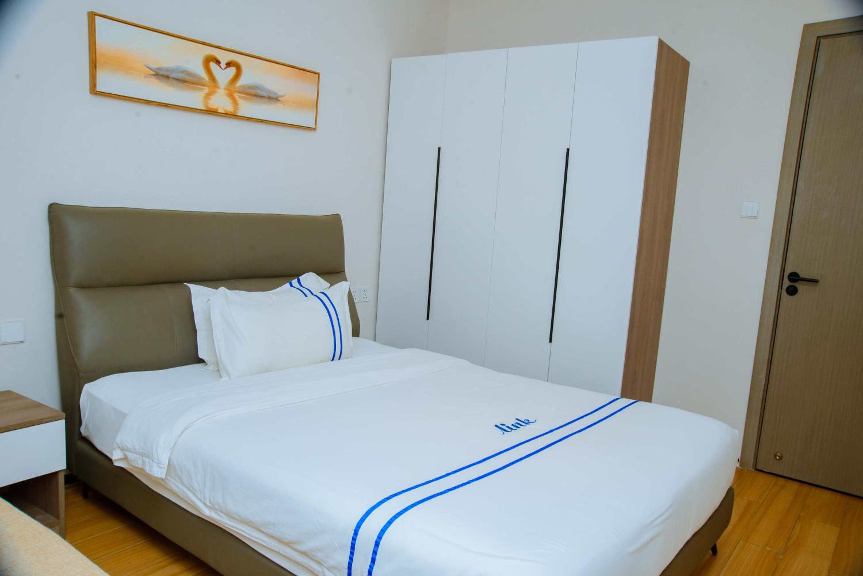 4 Elizabeth Golf Apartment