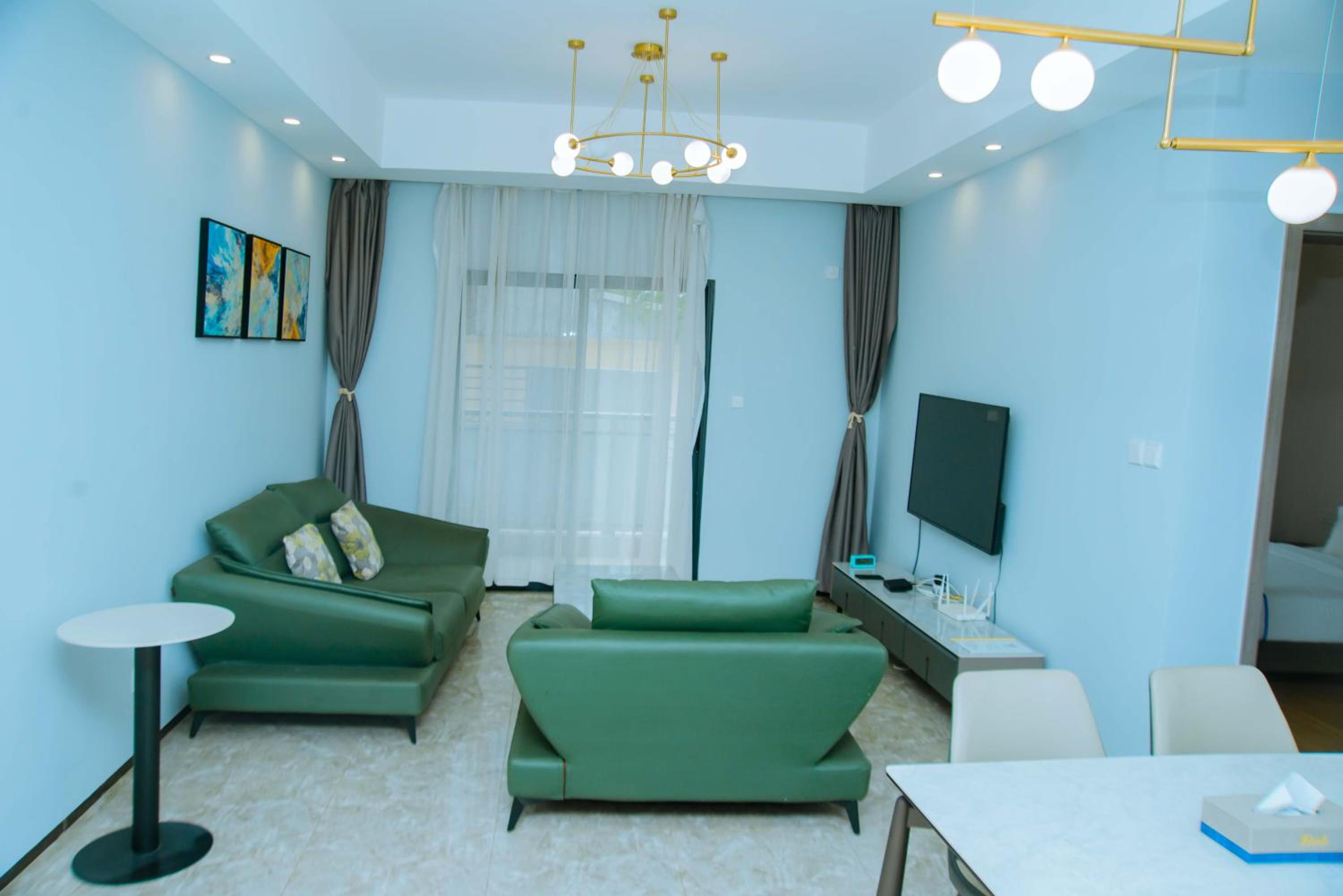 4 Elizabeth Golf Apartment