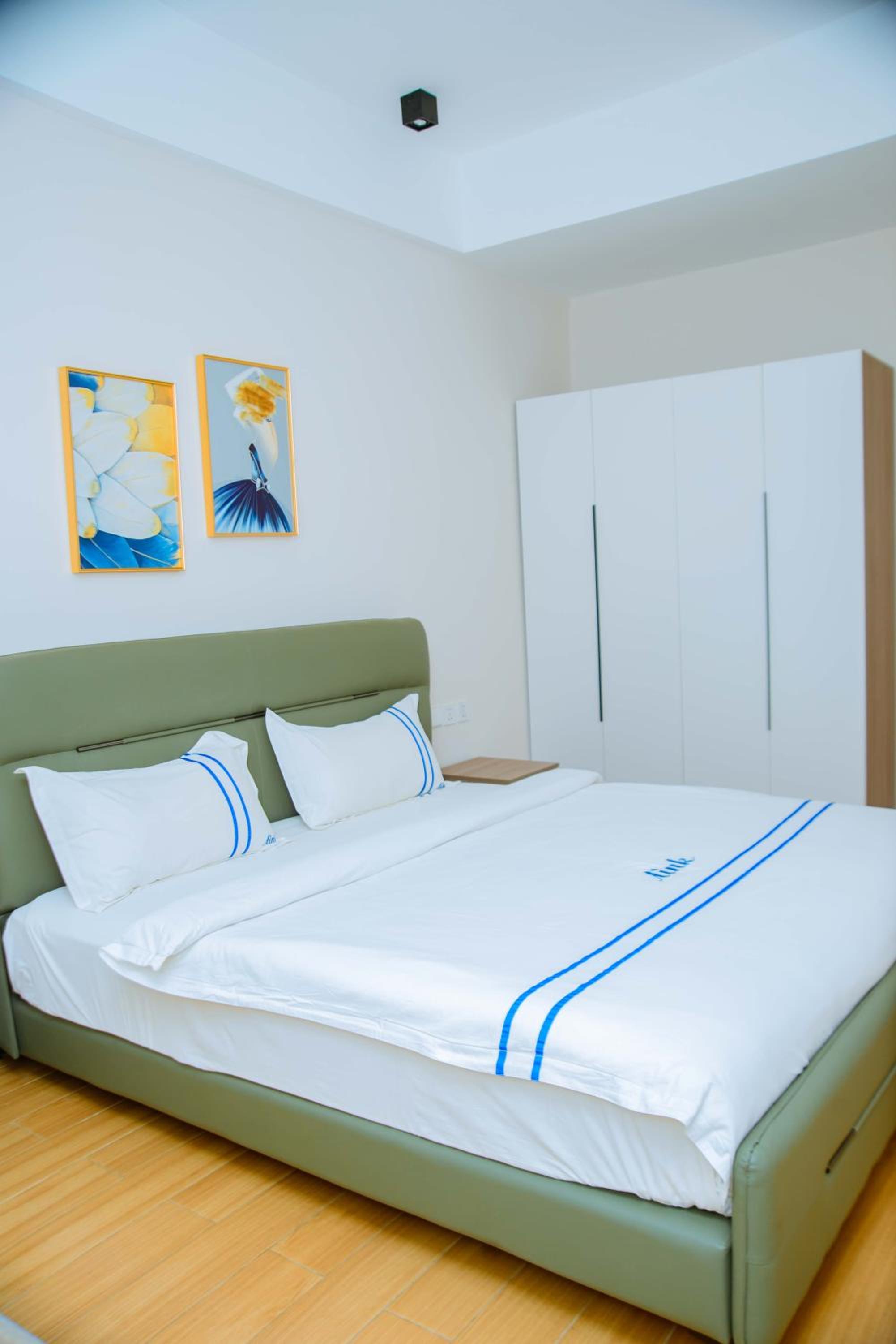 4 Elizabeth Golf Apartment