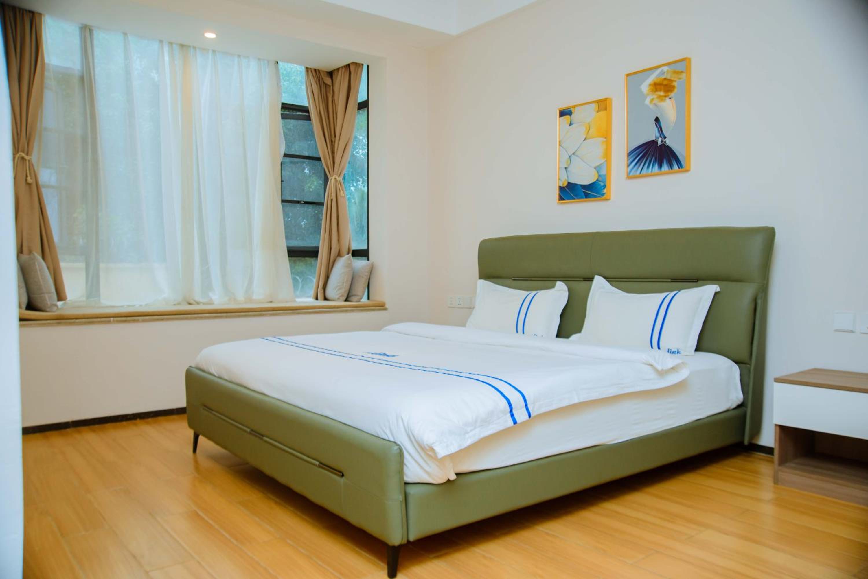 4 Elizabeth Golf Apartment