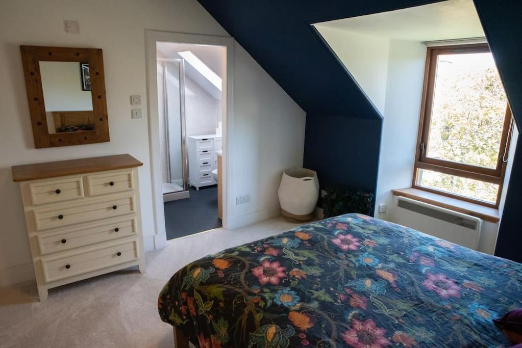 Stylish three-bedroom house in central Lerwick view 3