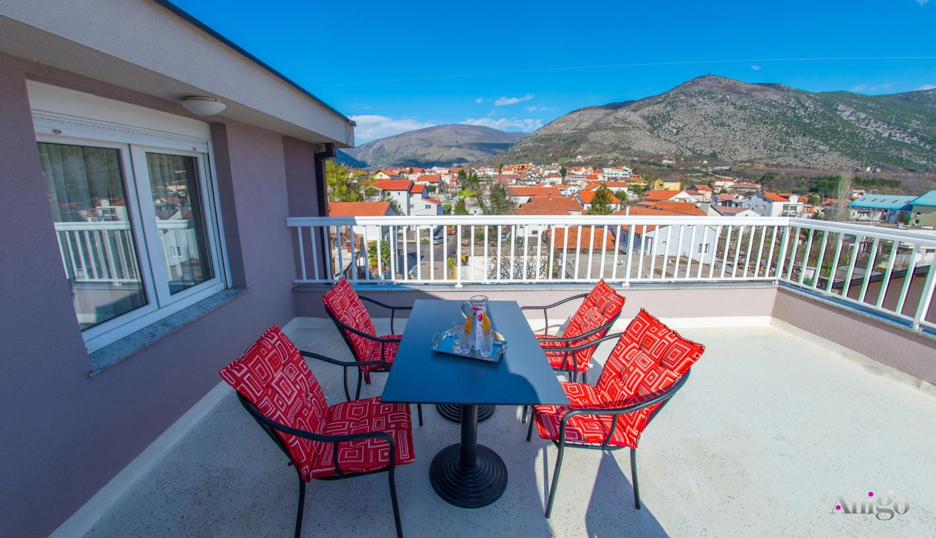 Spacious apartment overlooking Mostar