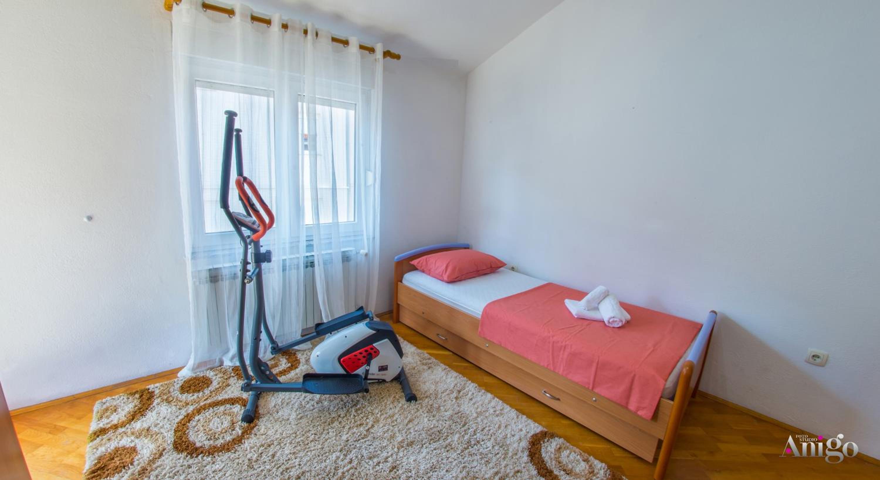 Spacious apartment overlooking Mostar