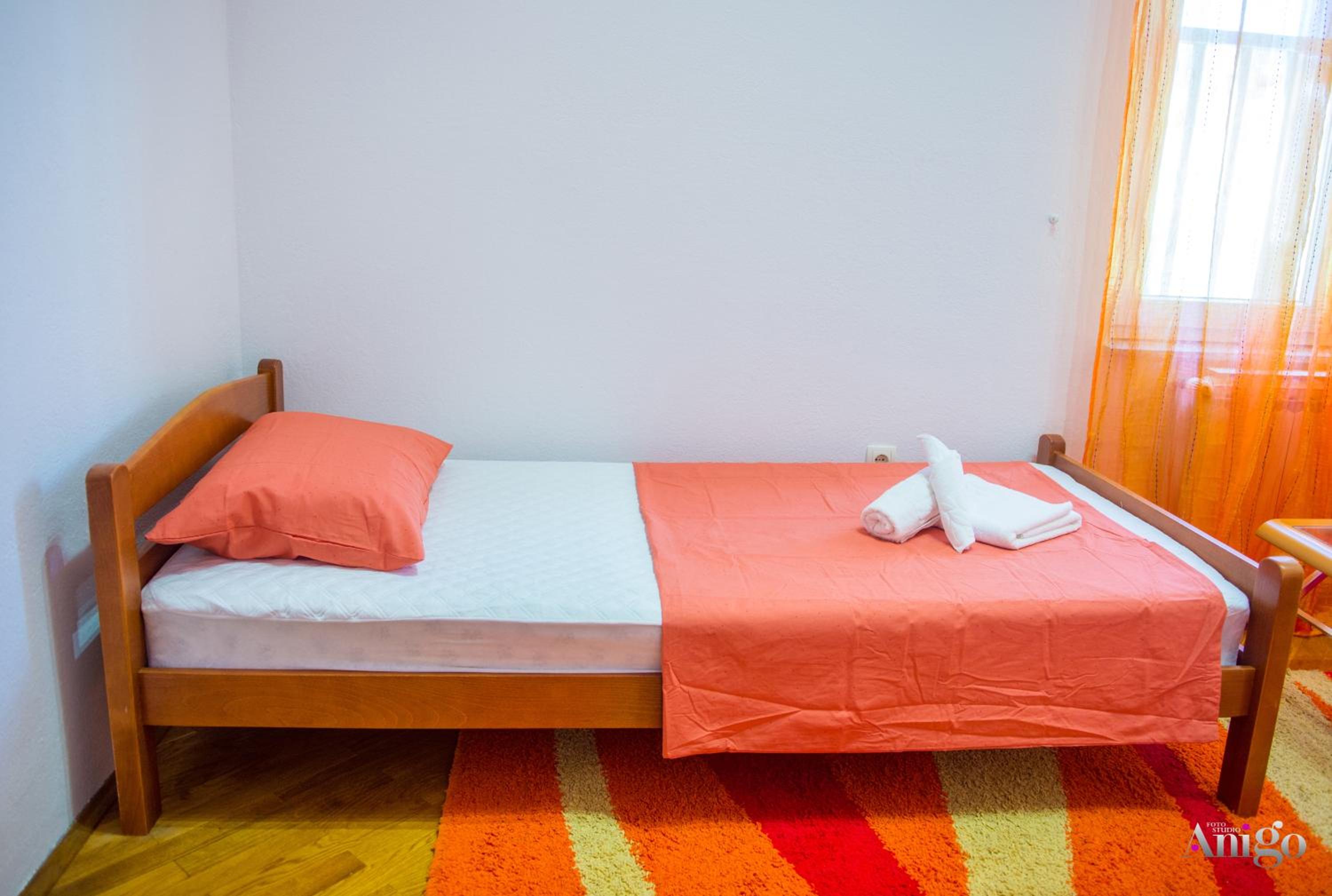 Spacious apartment overlooking Mostar