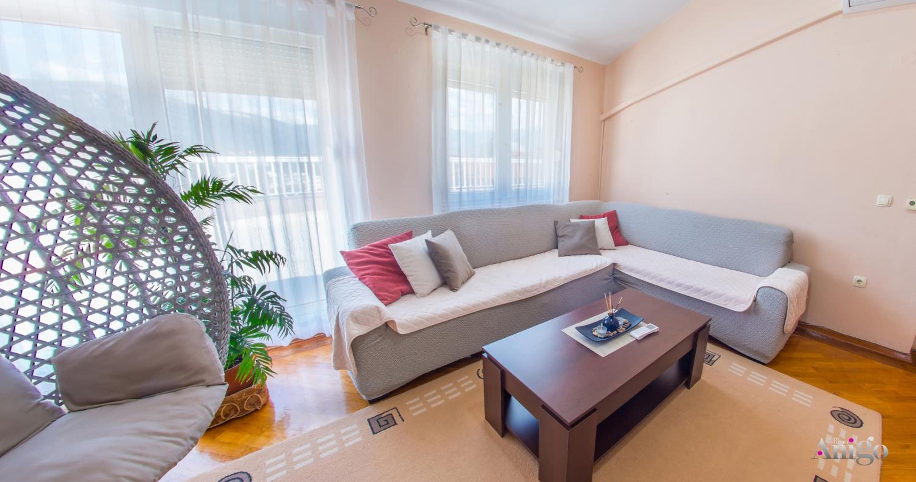 Spacious apartment overlooking Mostar