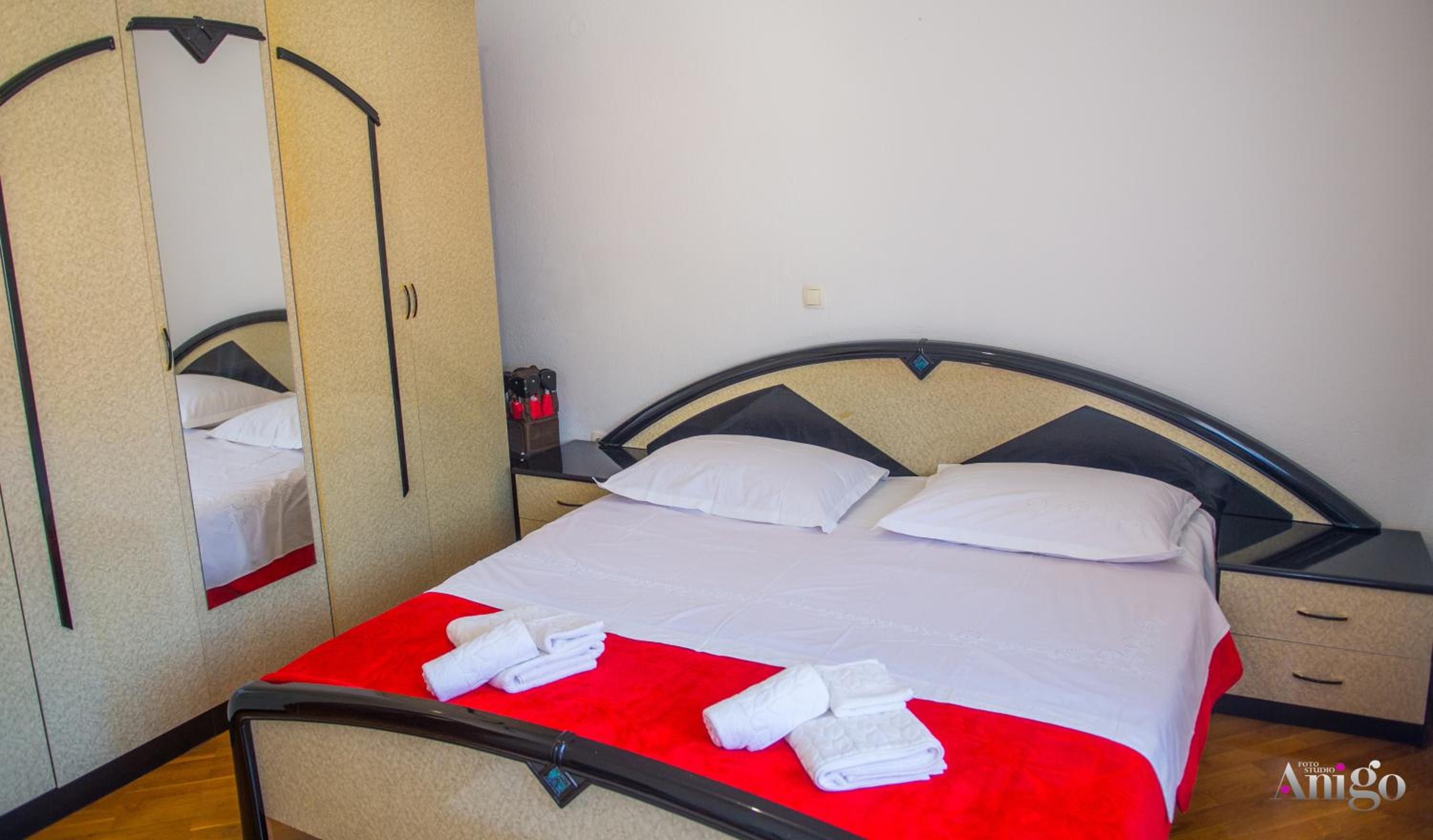 Spacious apartment overlooking Mostar