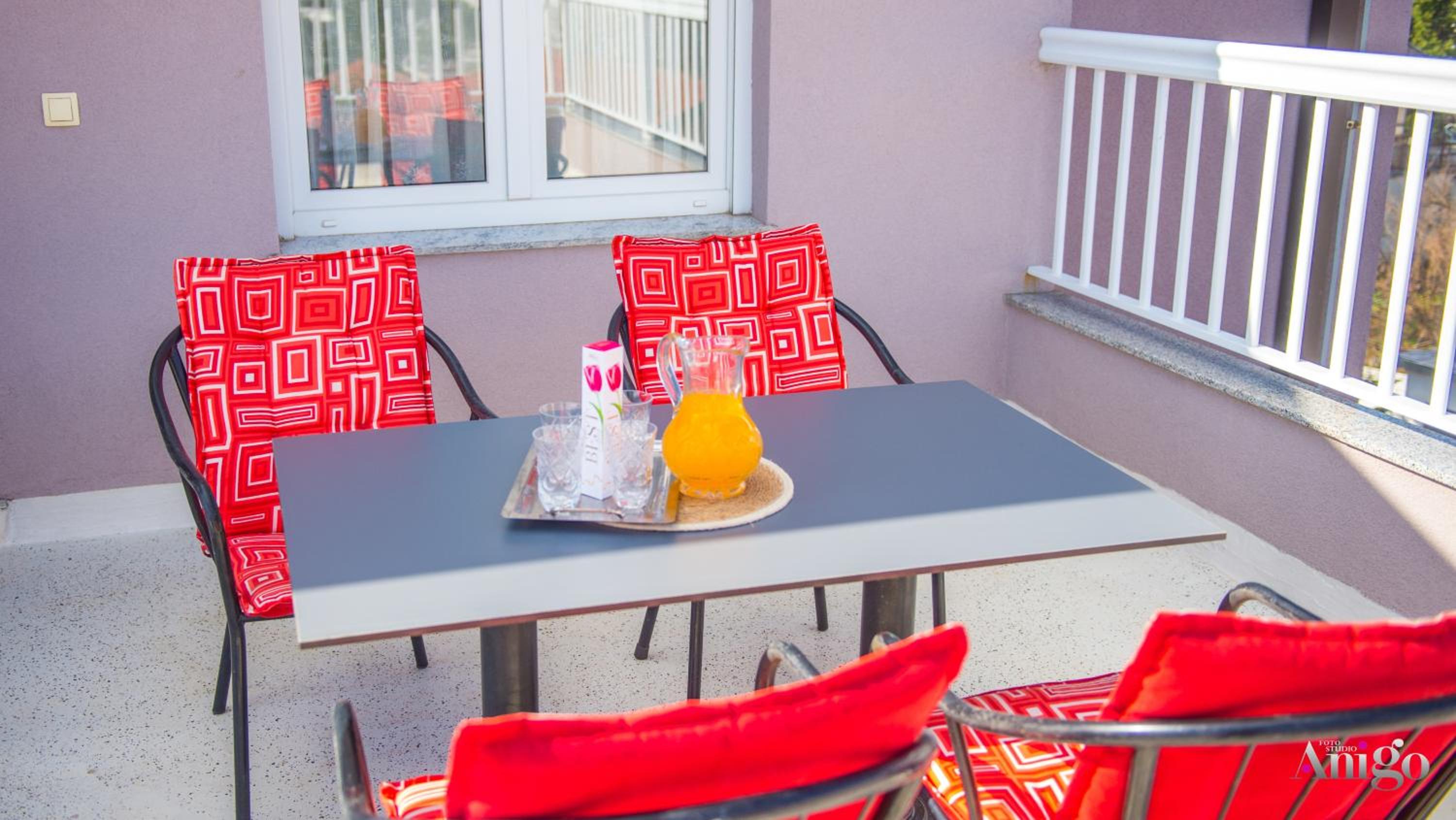 Spacious apartment overlooking Mostar