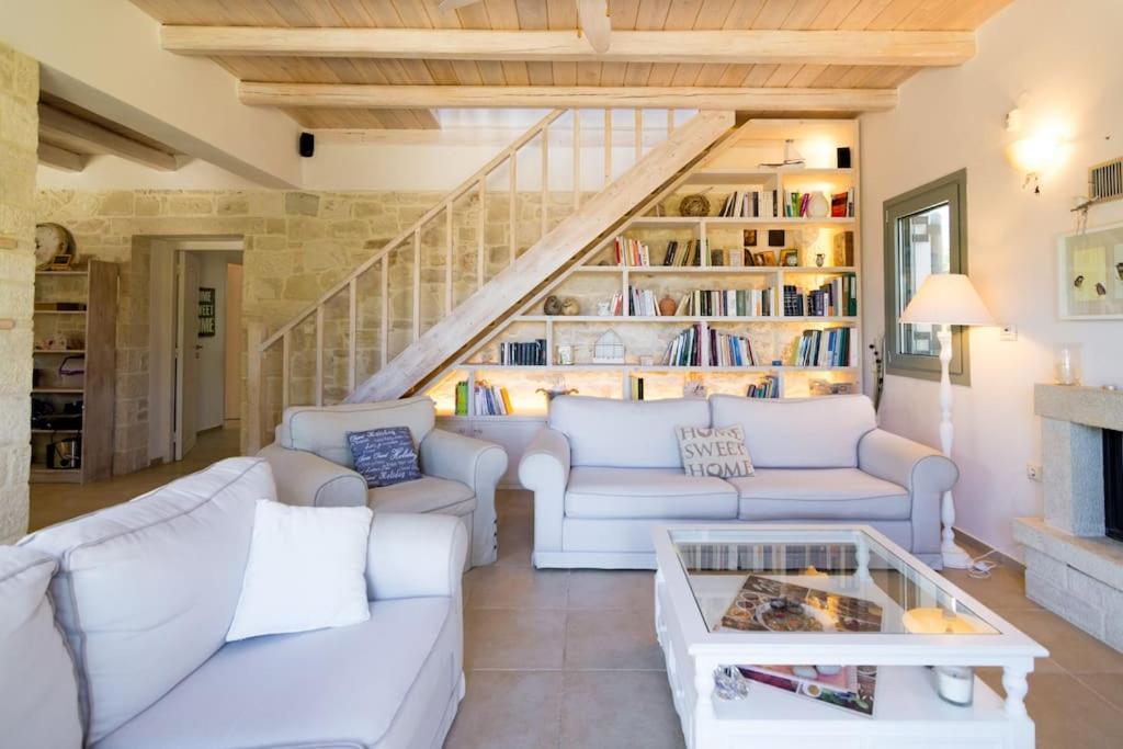 Delightful Seaside Villa