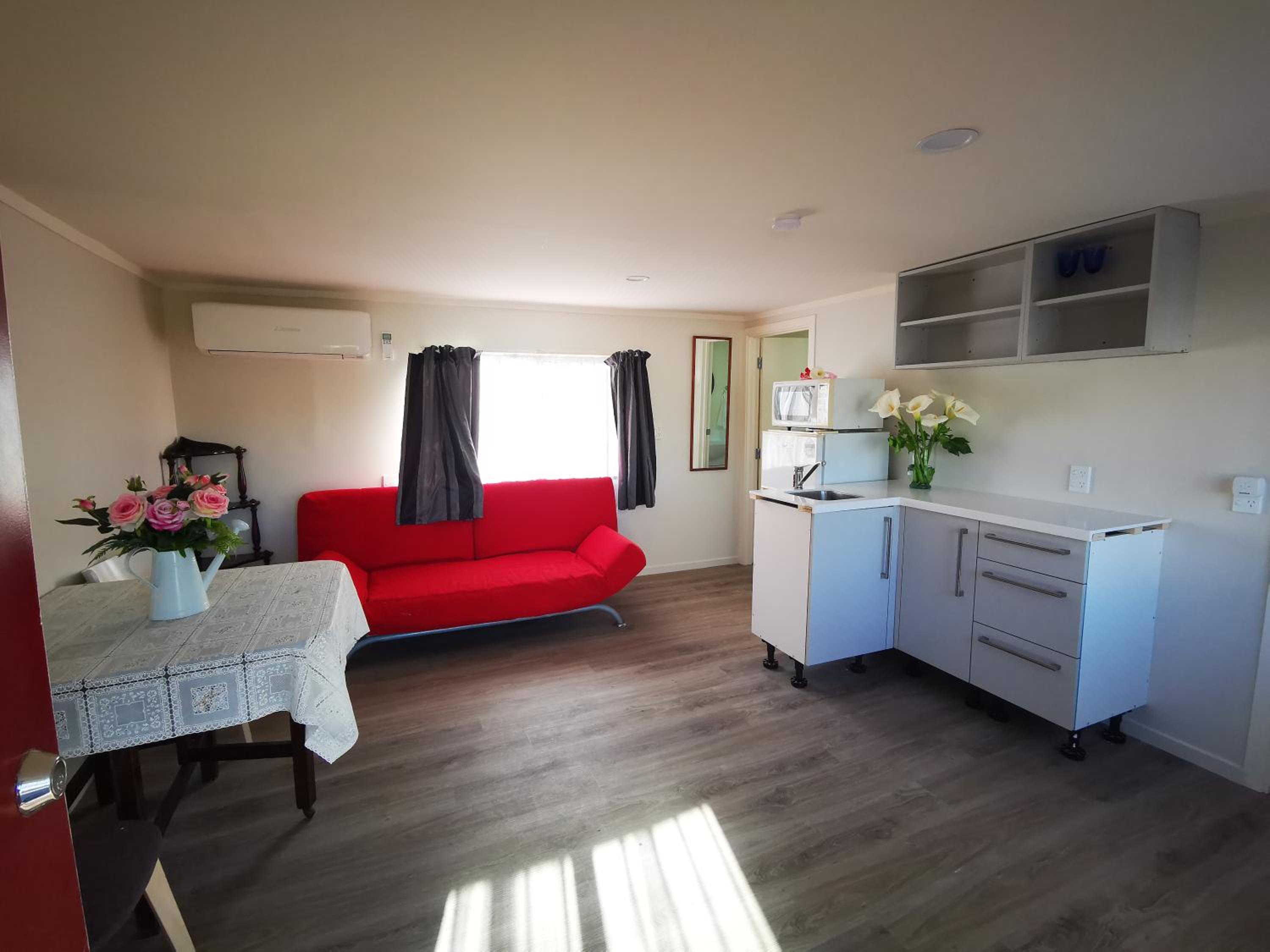 Warm little house at Wesley view 4