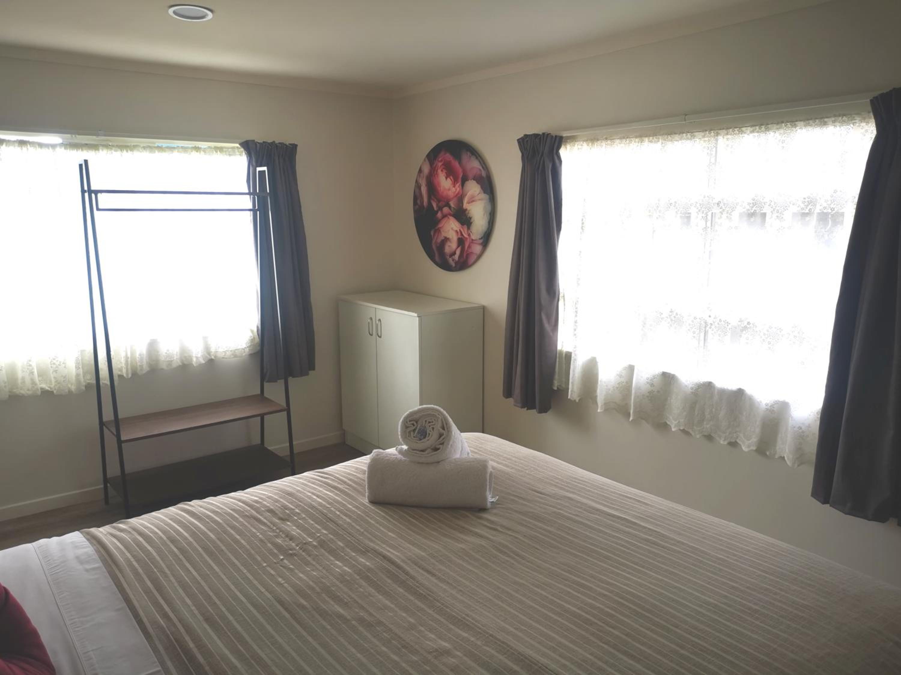 Warm little house at Wesley view 5