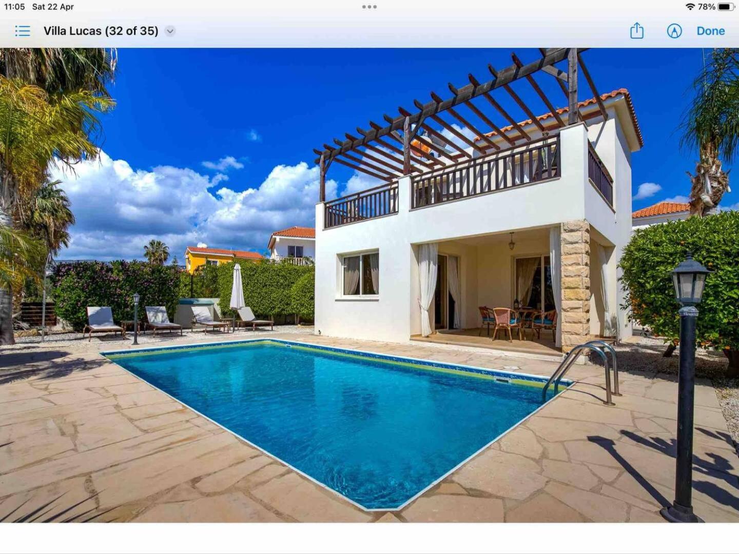 Coral Bay Villa - Sleeps 6 - Pool - Parking