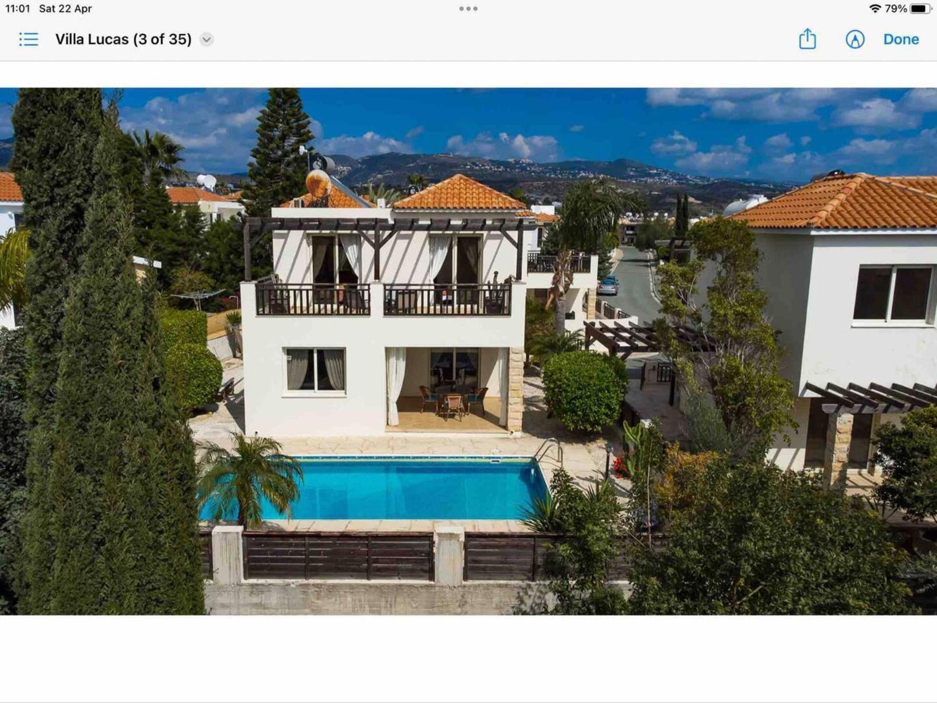 Coral Bay Villa - Sleeps 6 - Pool - Parking