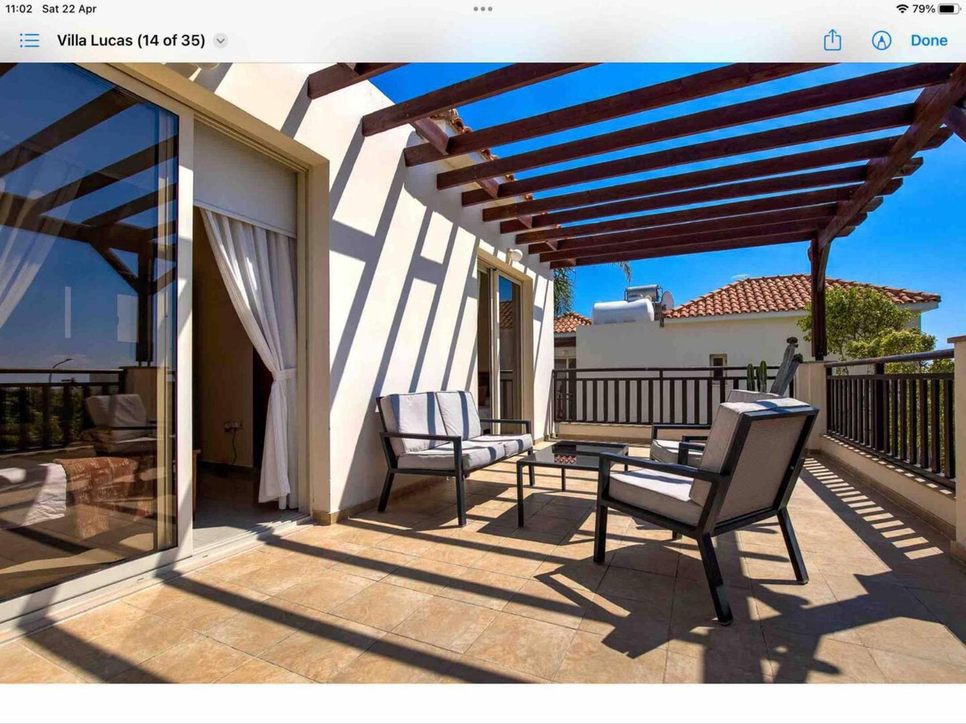 Coral Bay Villa - Sleeps 6 - Pool - Parking