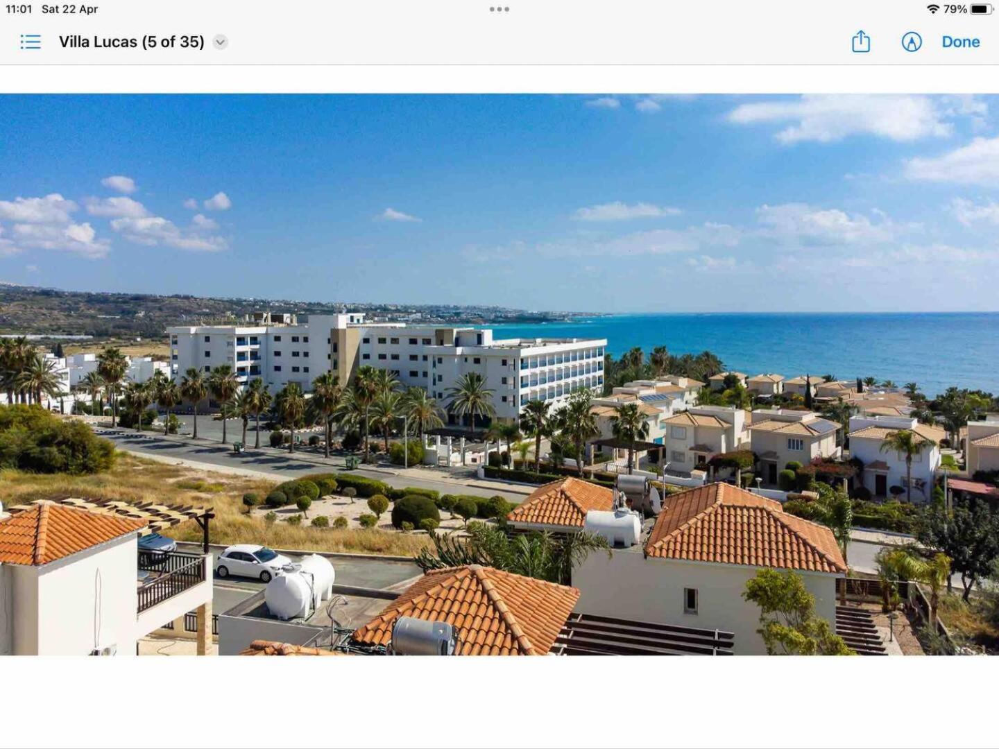 Coral Bay Villa - Sleeps 6 - Pool - Parking