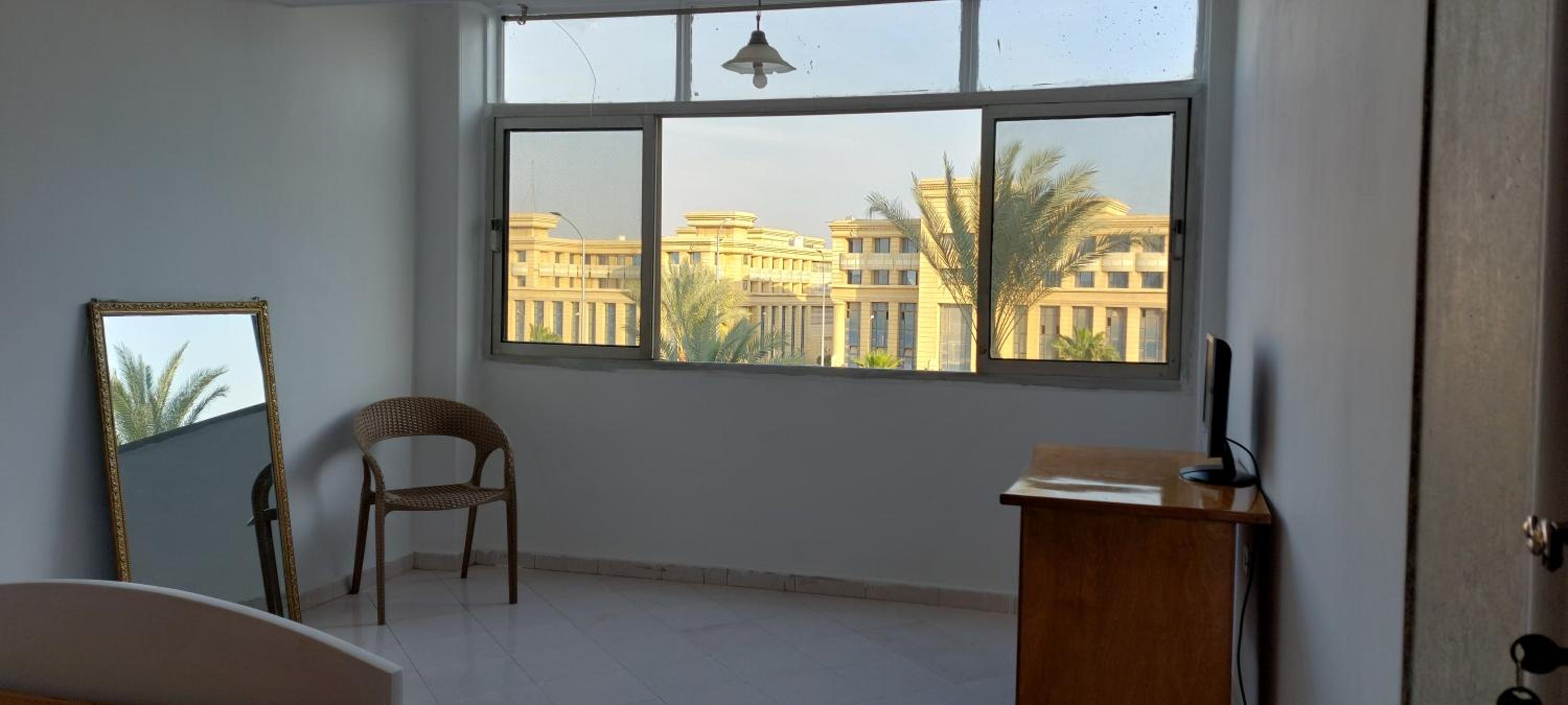 Cozy Room with beautiful view In sheikh Zayed