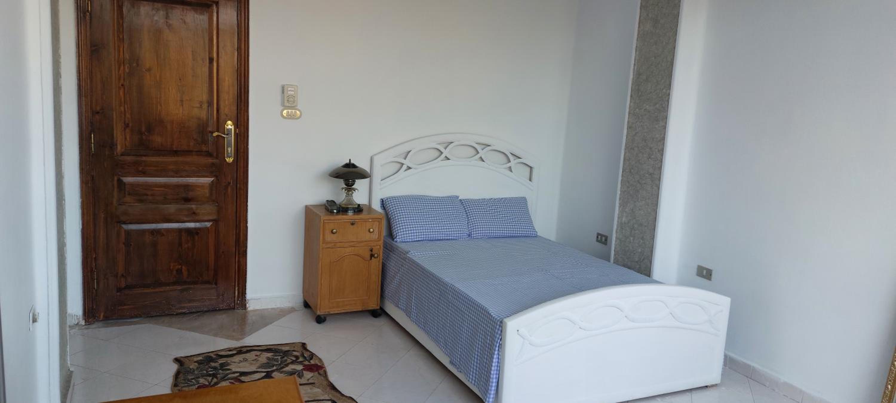 Cozy Room with beautiful view In sheikh Zayed