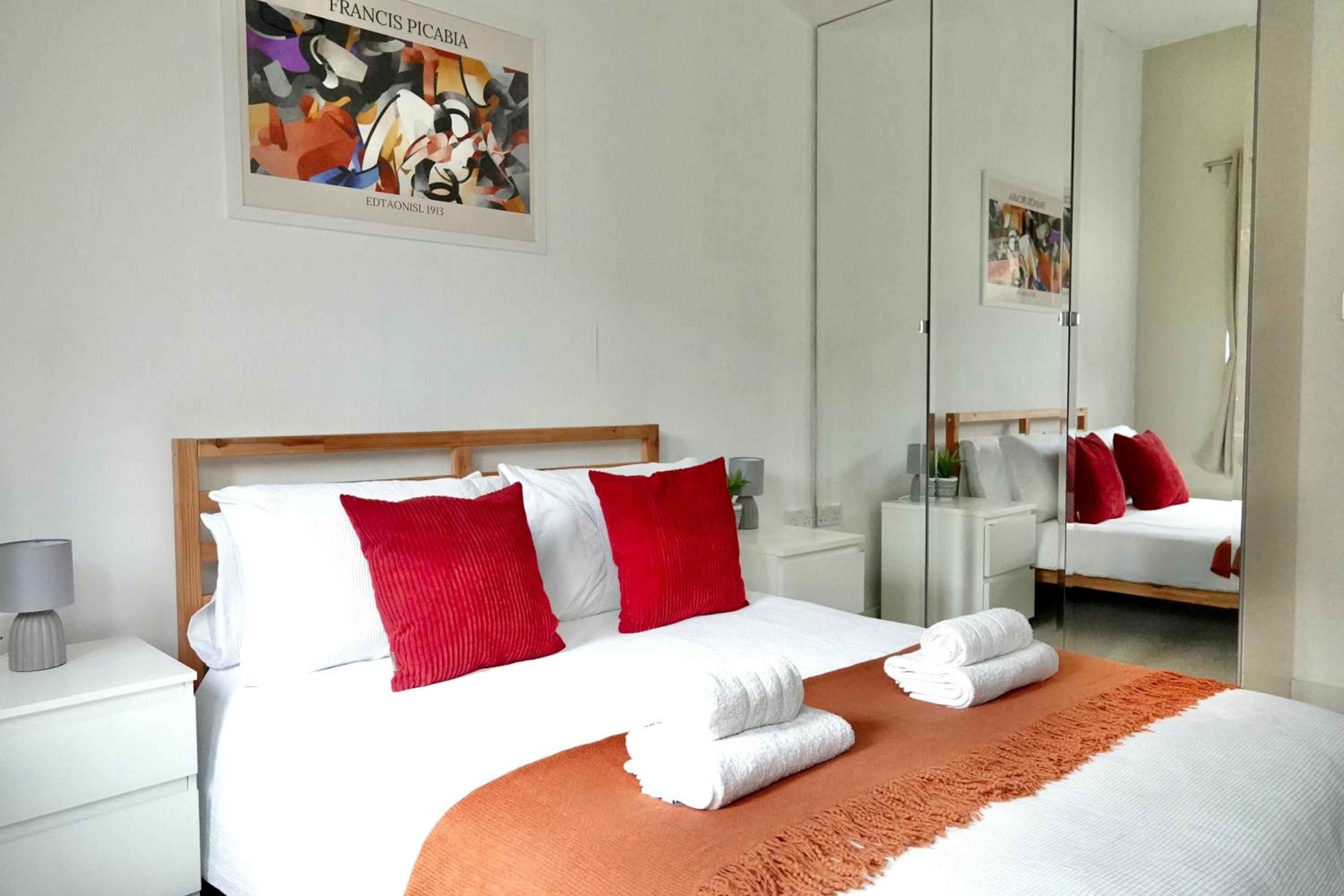 Luxury, Spacious 2 Bed flat in London