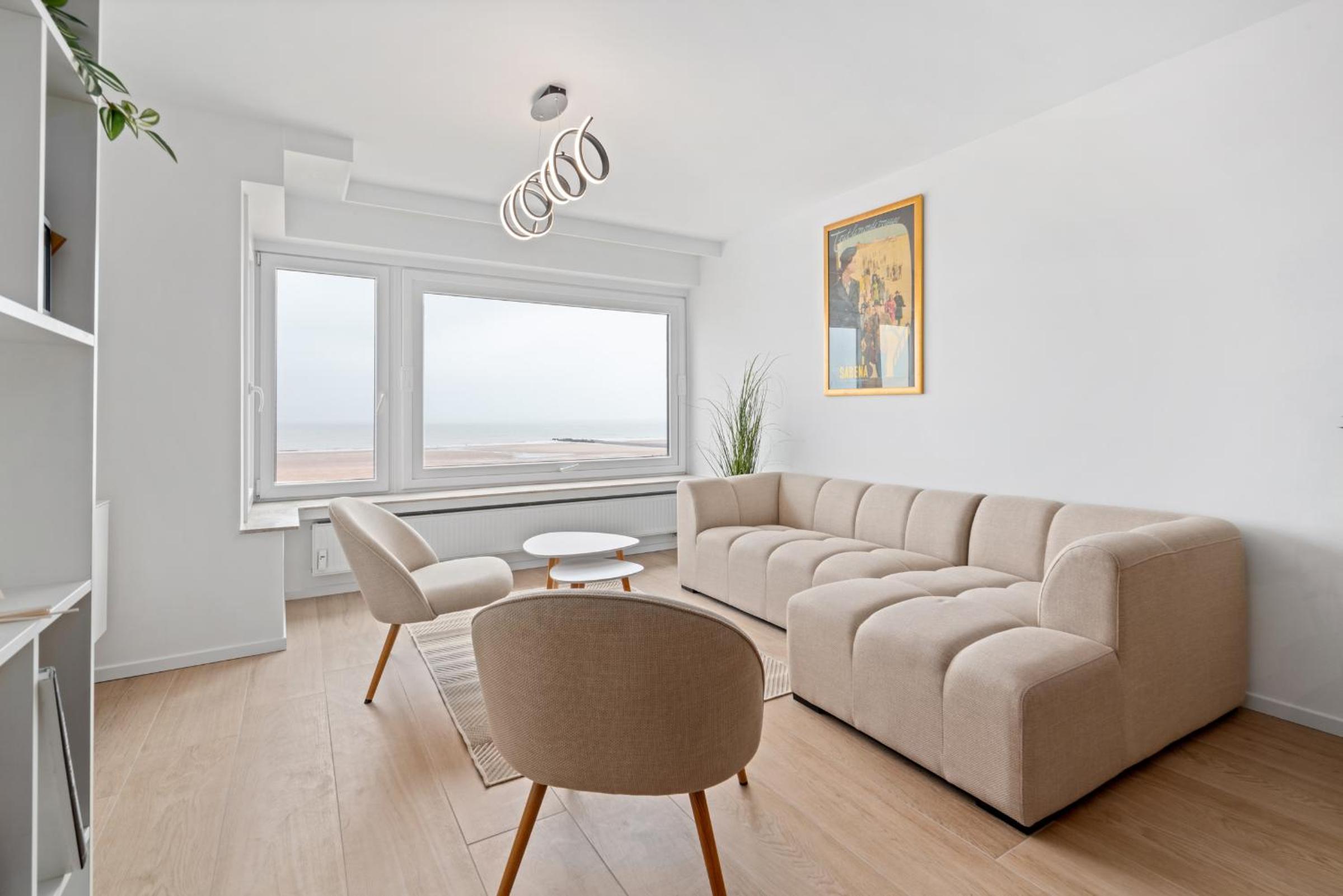 Splendid two-bedroom flat frontal seaview - 
