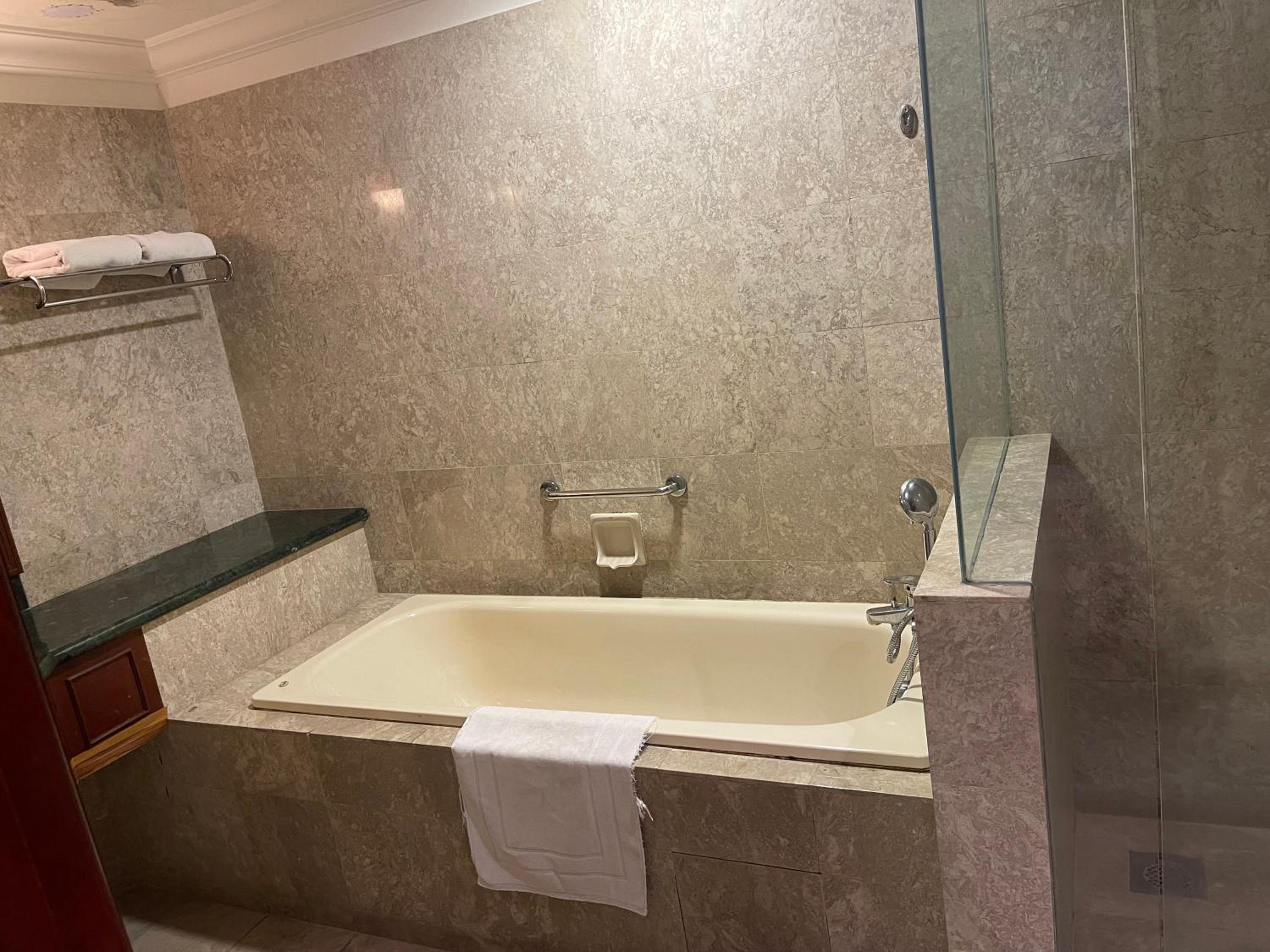 RN Service Suites At Times Square KL