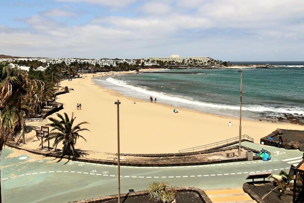 Cucharas Playa terrace sea views
