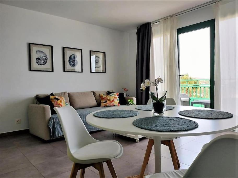 Cucharas Playa terrace sea views