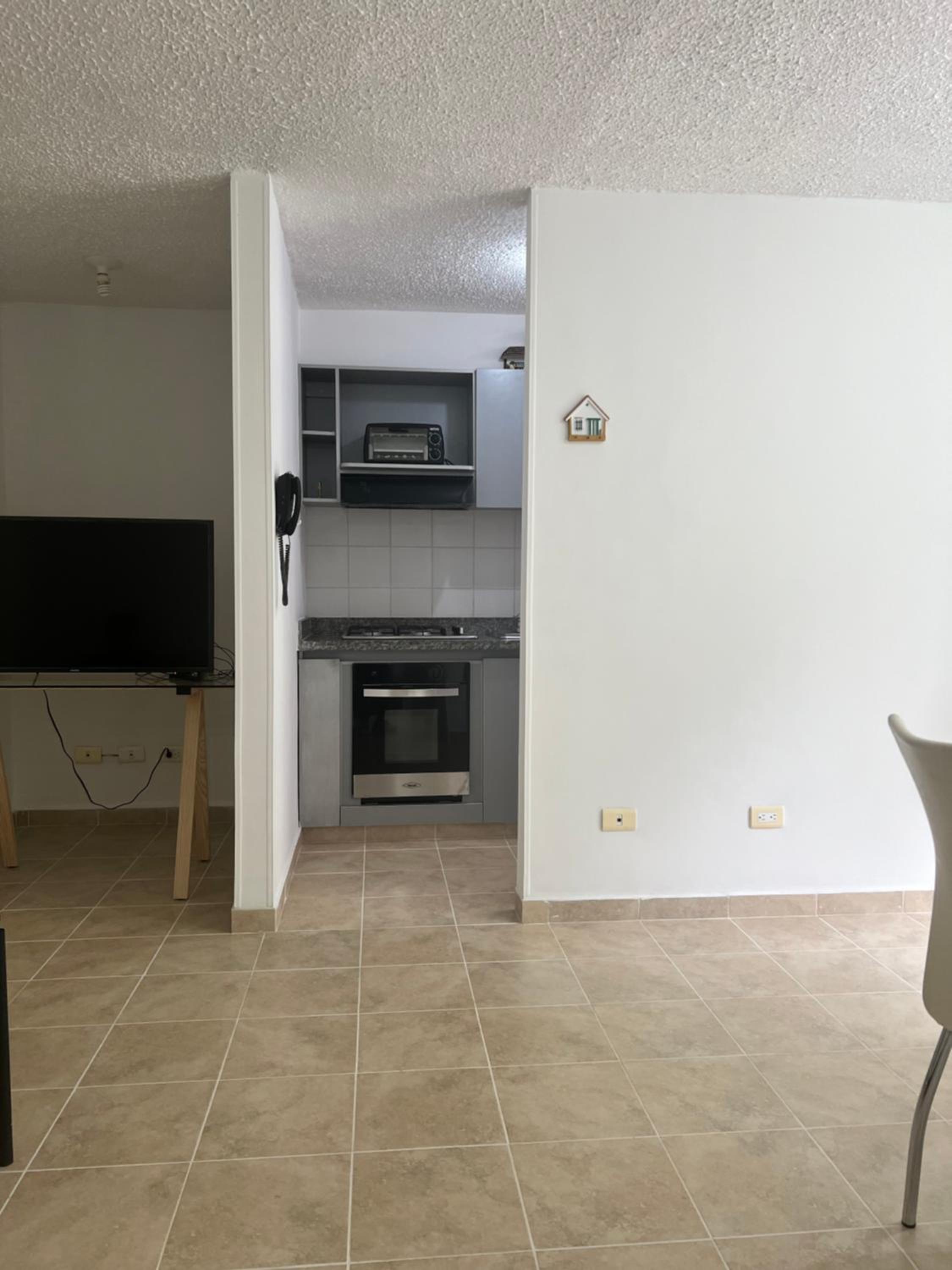 Ibague, Apartamento amoblado, cómodo y bien ubicado cerca al centro comercial la estación