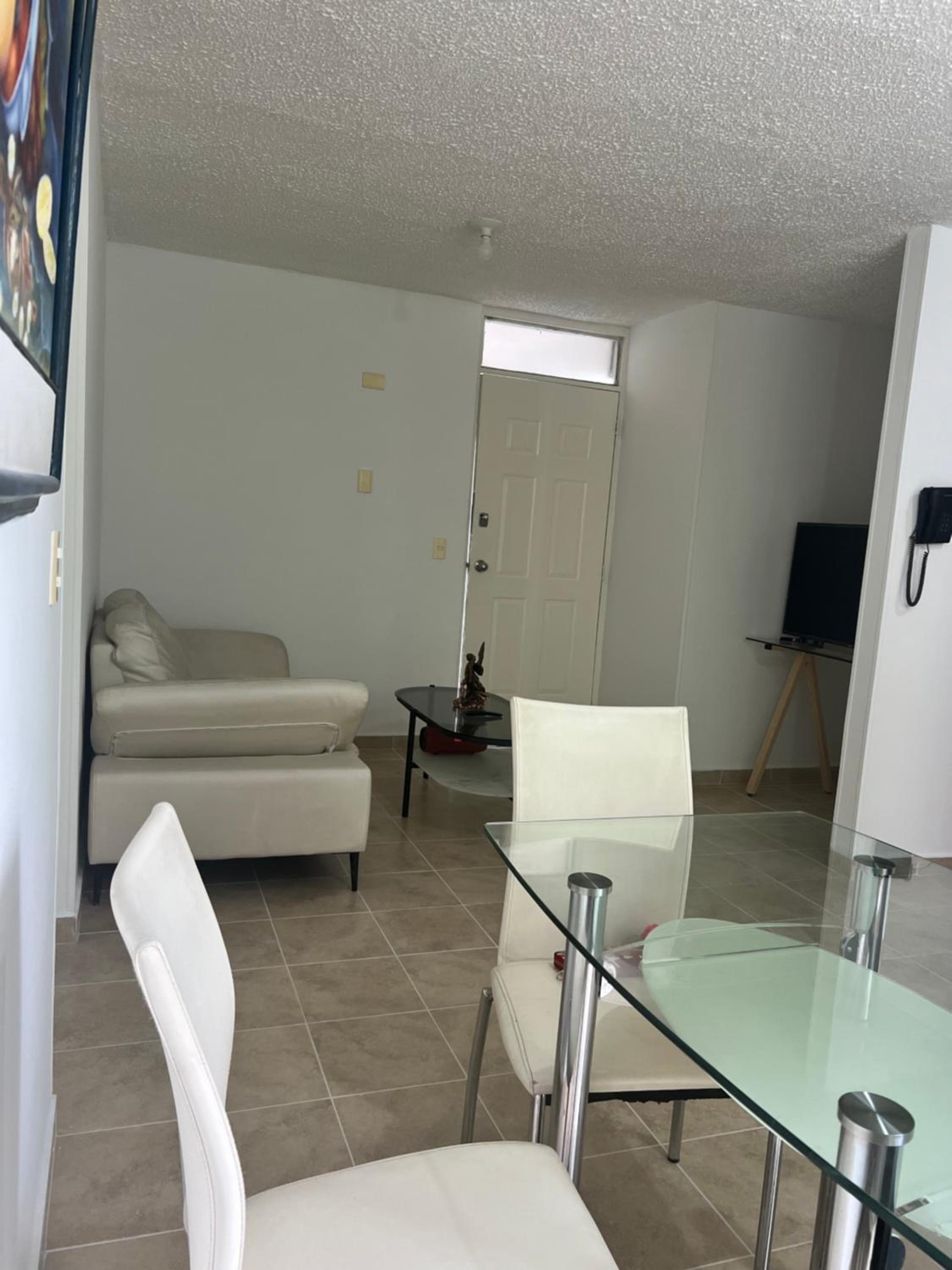 Ibague, Apartamento amoblado, cómodo y bien ubicado cerca al centro comercial la estación