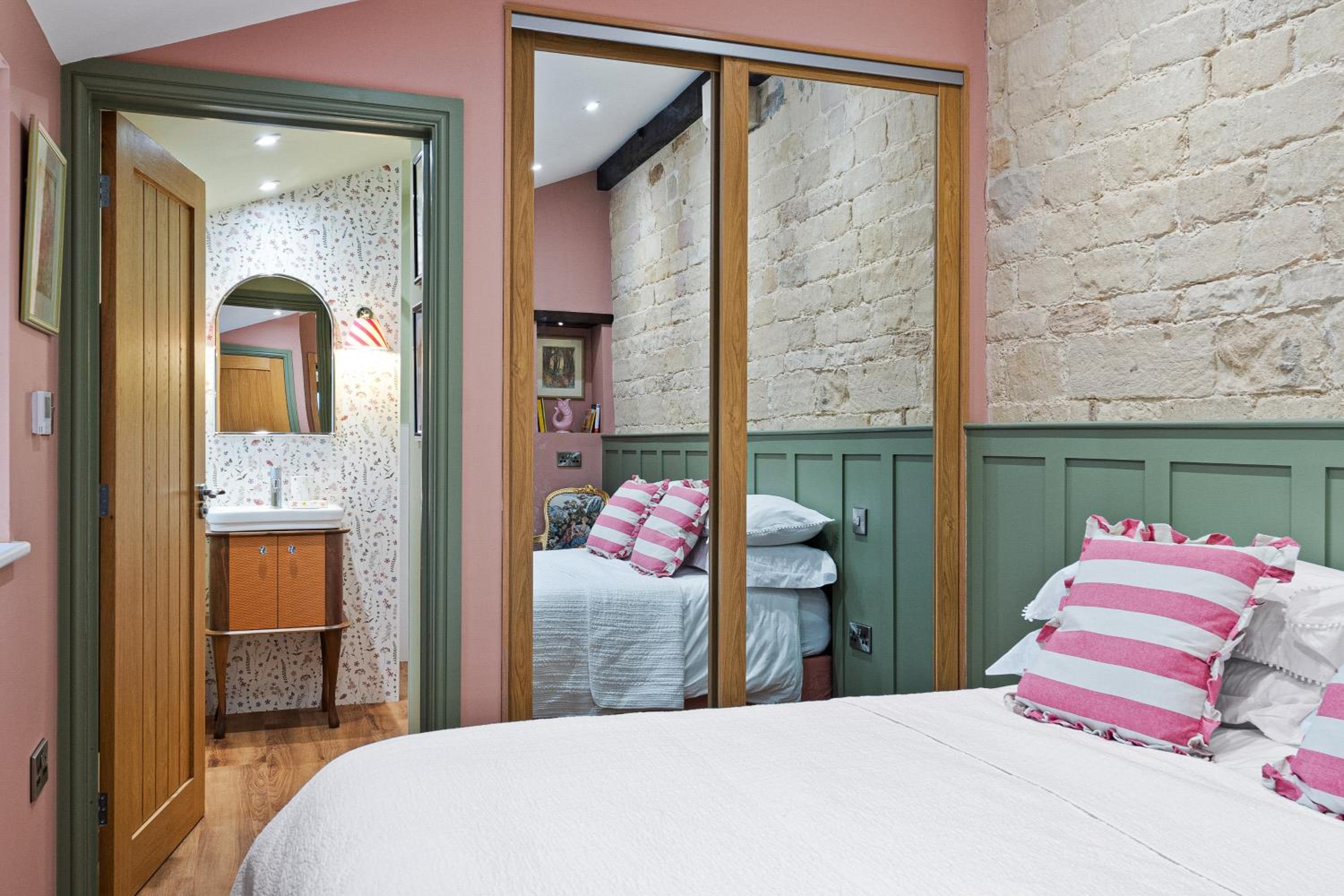 Oakham Vacations - Copper Beech Cottage - Property Image 12