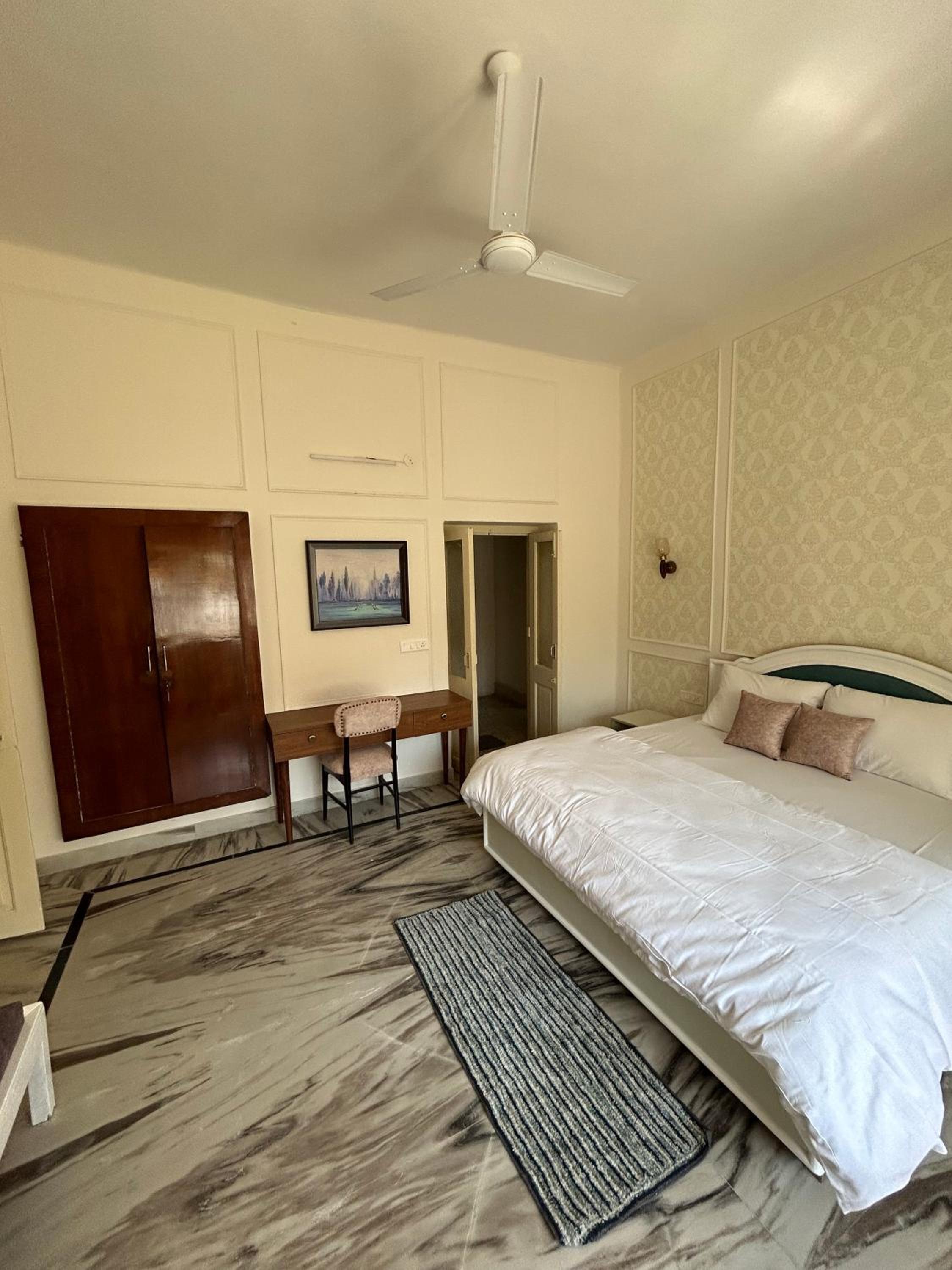 Colonial 3br Villa In Dehradun With Outdoor Jacuzzi By Especial Rentals