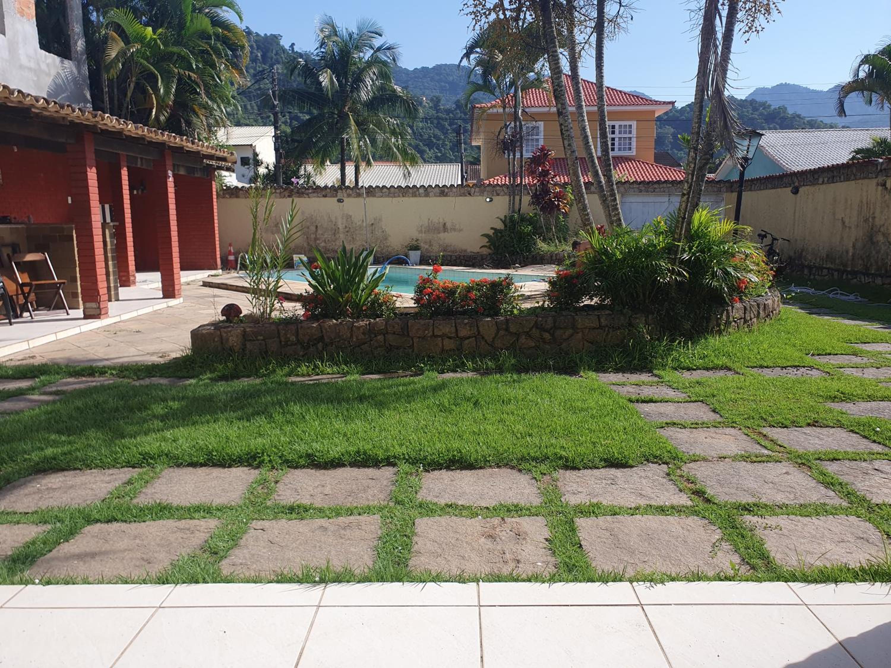 Garatucaia 60m da praia